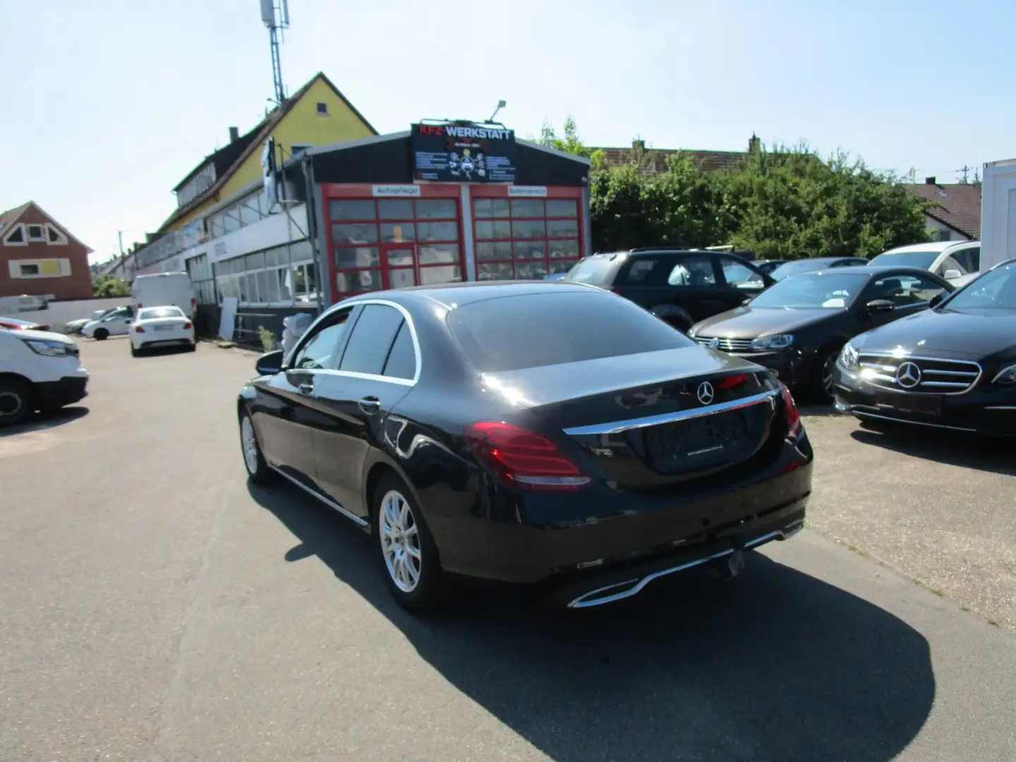 Mercedes-Benz C 180 CGI Lim. AVANTGARDE*LED*NAVI*AHK*8-FACH* Schwarz - 2