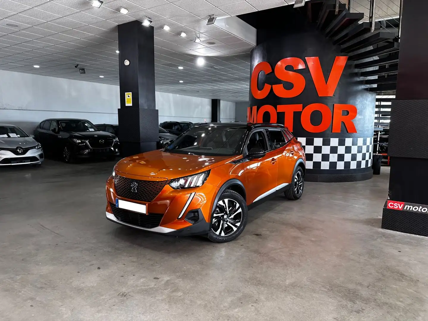 Peugeot 2008 Allure Eléctrico 100kW Orange - 2