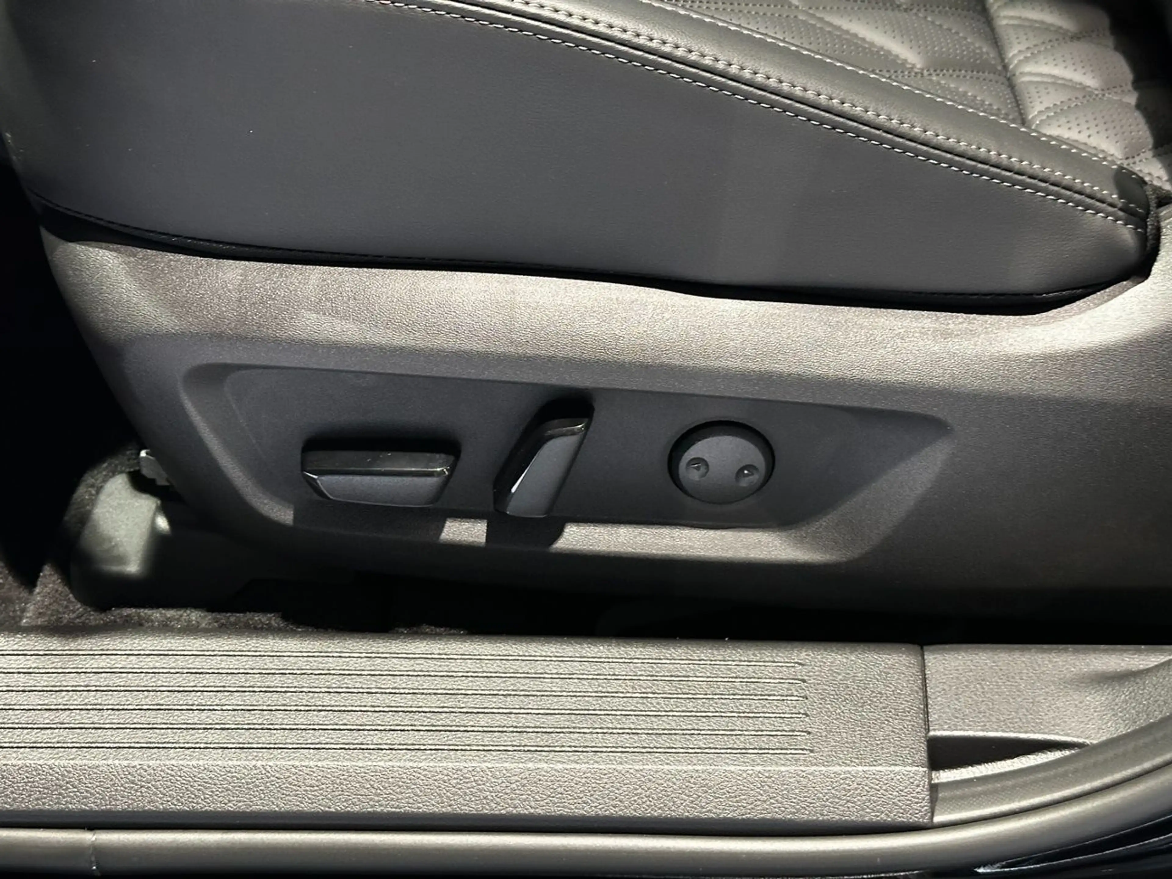 Nissan X-Trail 1.5 VC-T e-Power Tekna+ ACC+LED+Navi+SD — photo 17