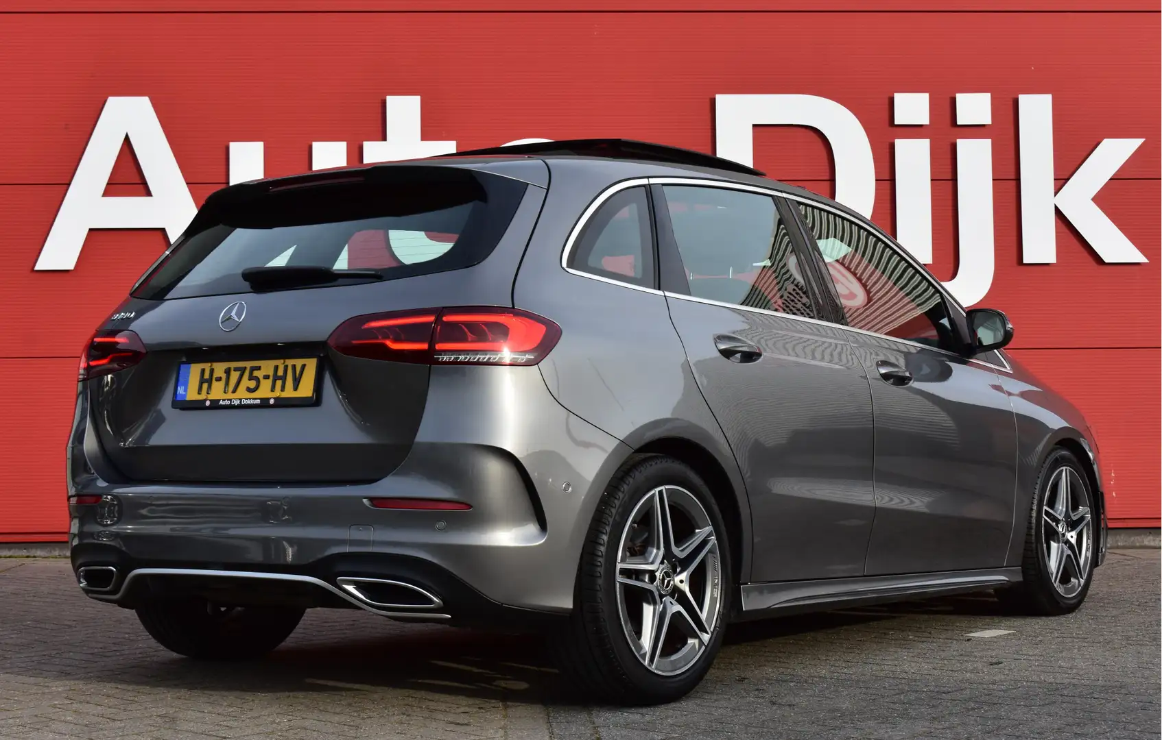 Mercedes-Benz B 180 Business Solution AMG LED | Pano | Camera | Carpla Grau - 2