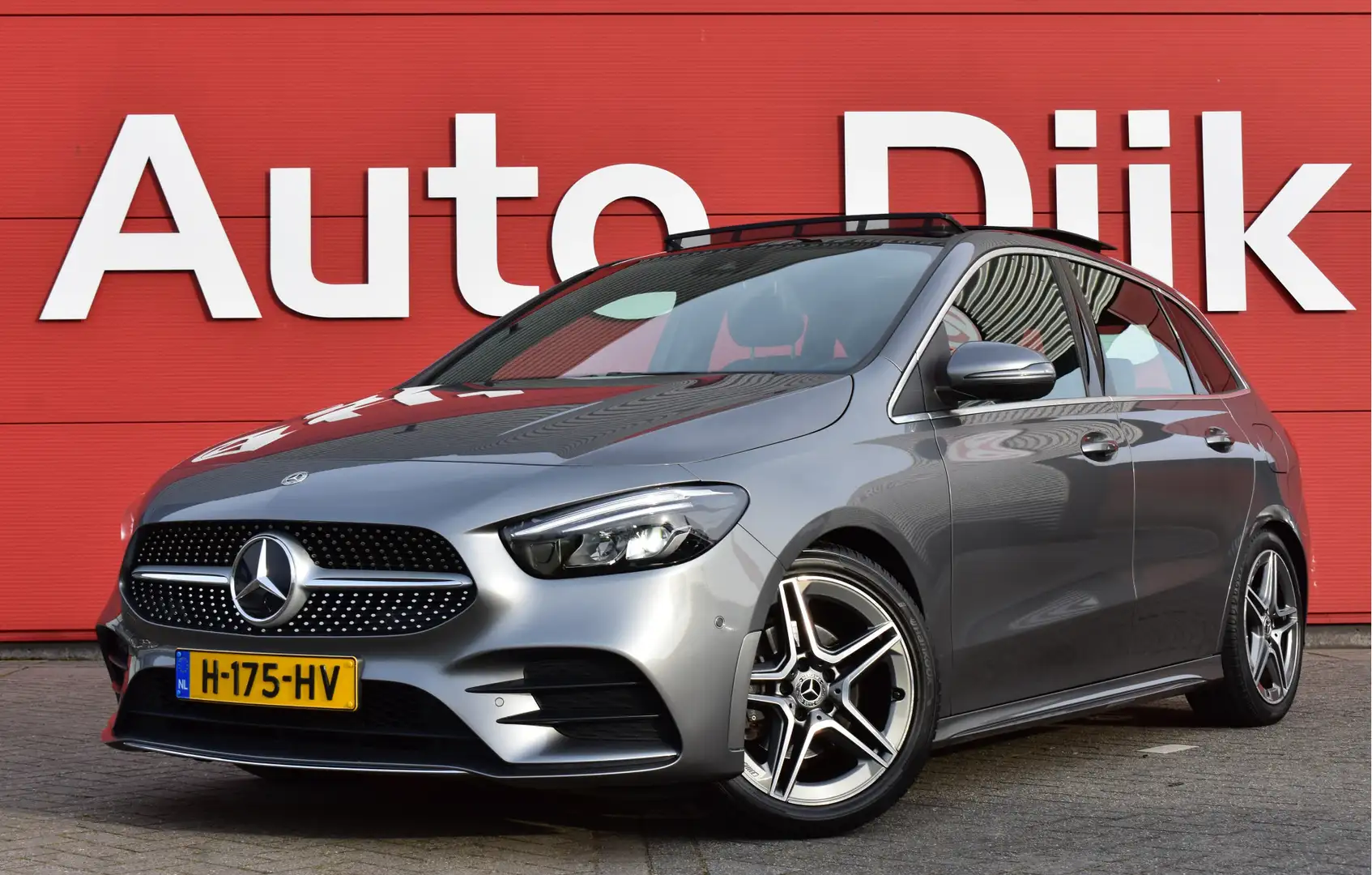 Mercedes-Benz B 180 Business Solution AMG LED | Pano | Camera | Carpla Grau - 1