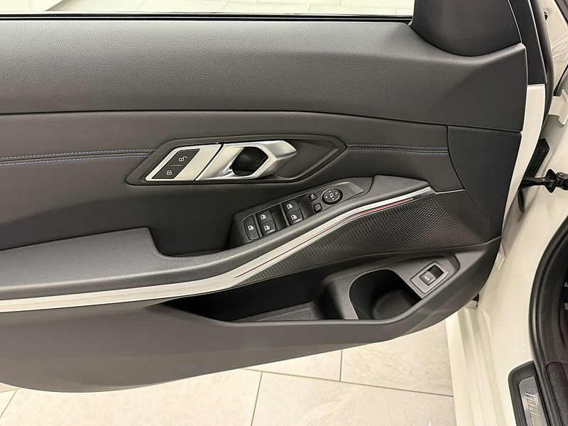 BMW 330 d 48 V xDrive Touring M-Sport Aut.LCI/LED/ACC/W... — photo 11