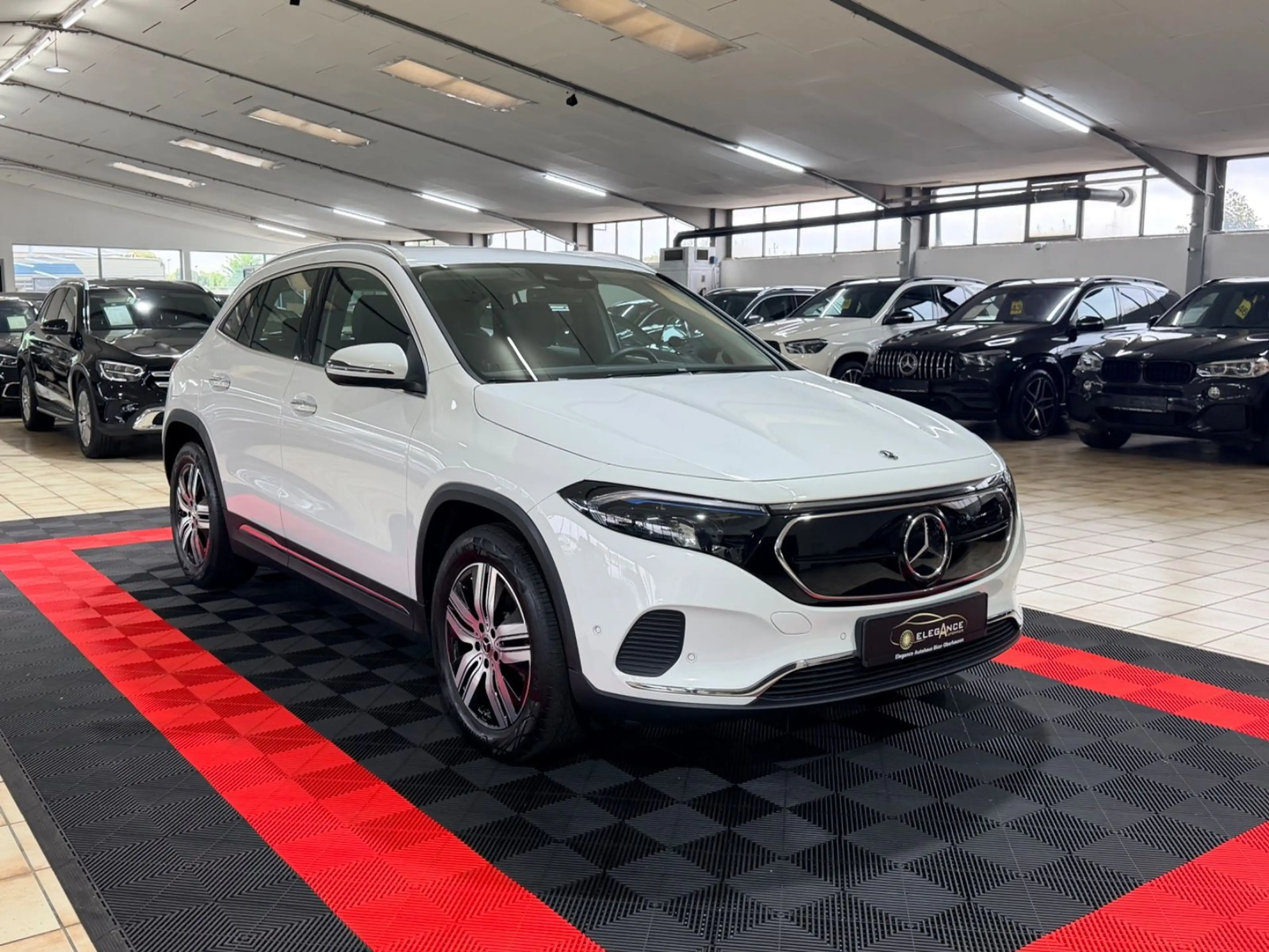 Mercedes-Benz EQA 250+ — photo 3