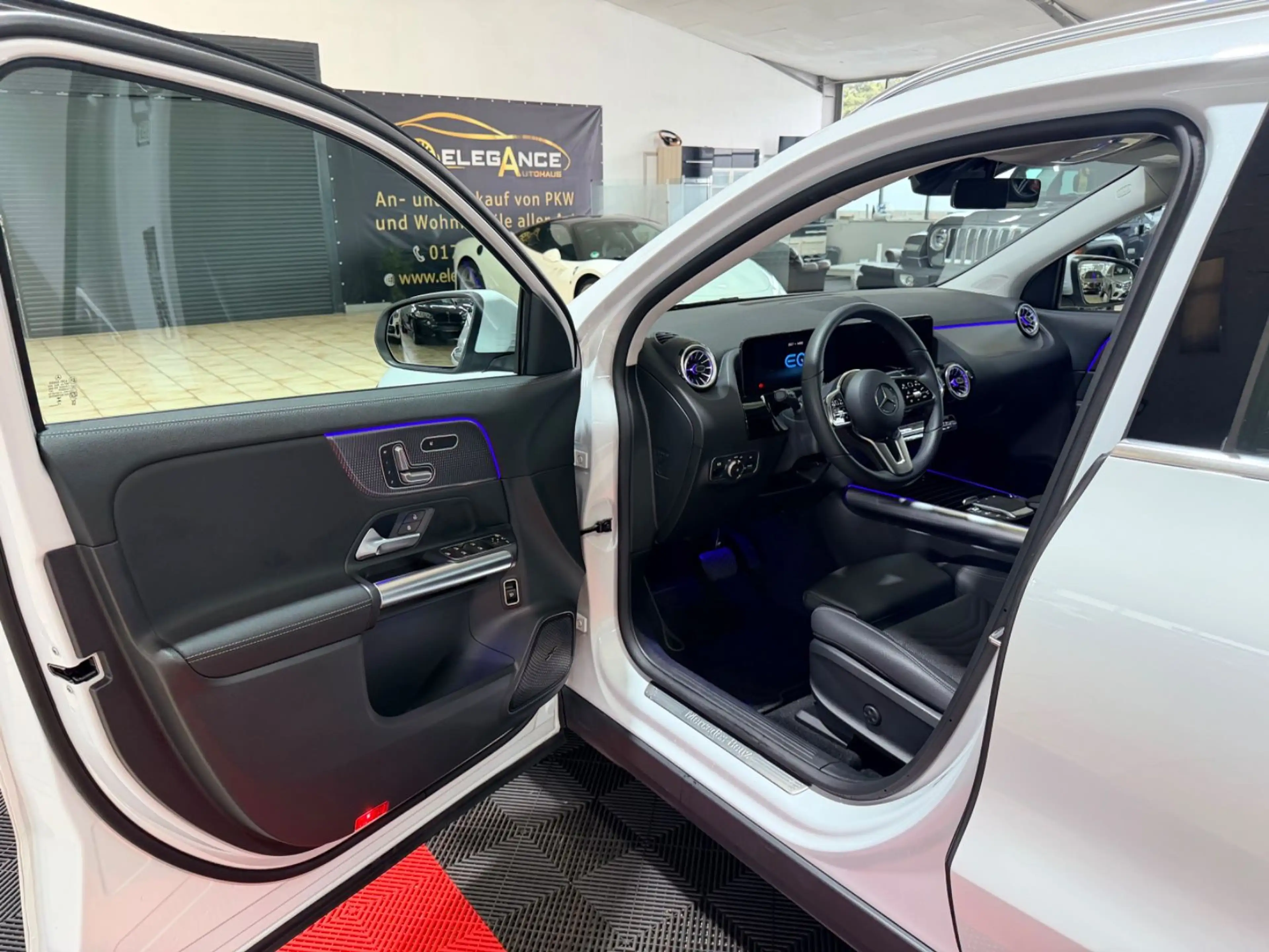 Mercedes-Benz EQA 250+ — photo 7