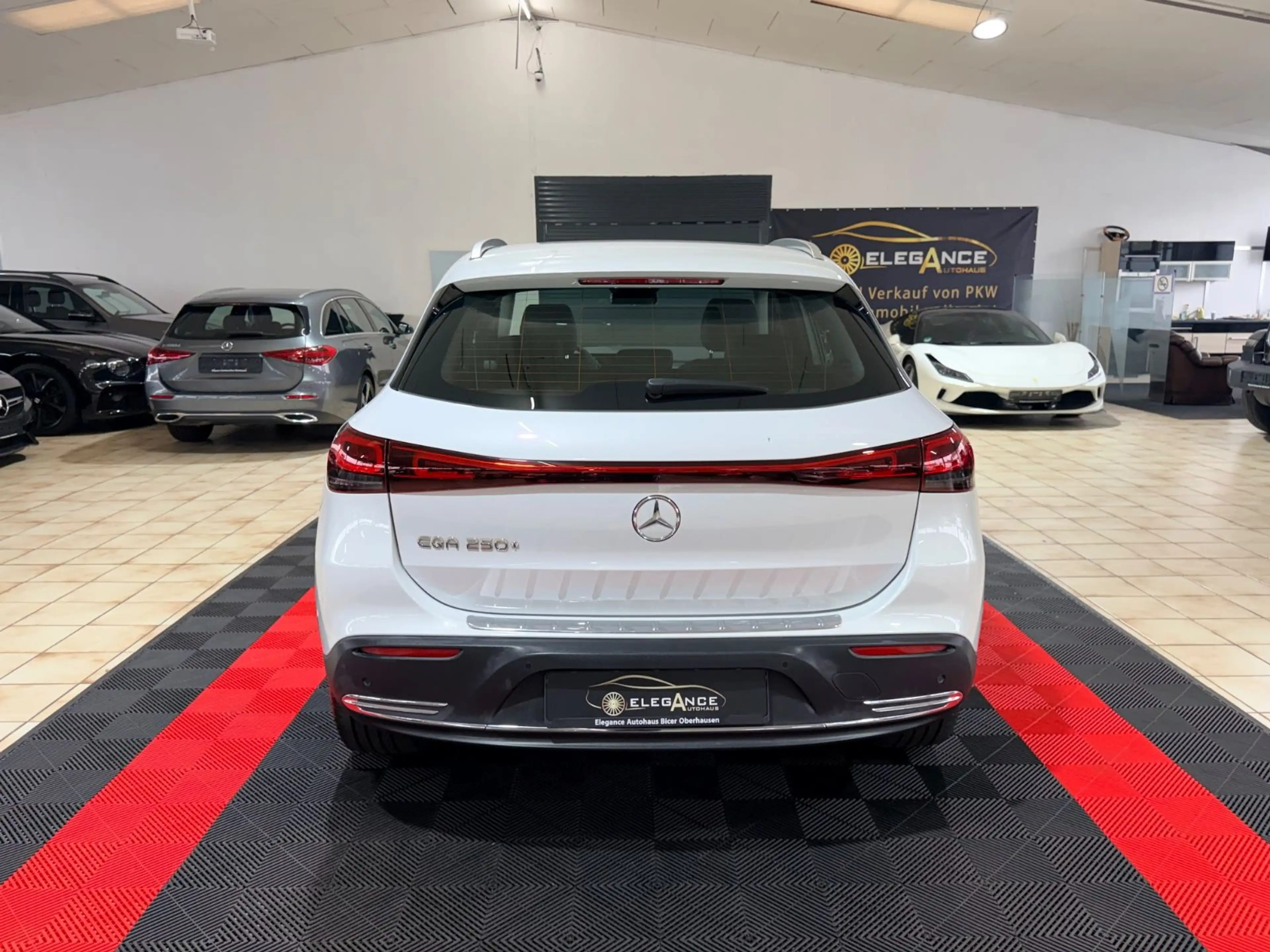 Mercedes-Benz EQA 250+ — photo 5