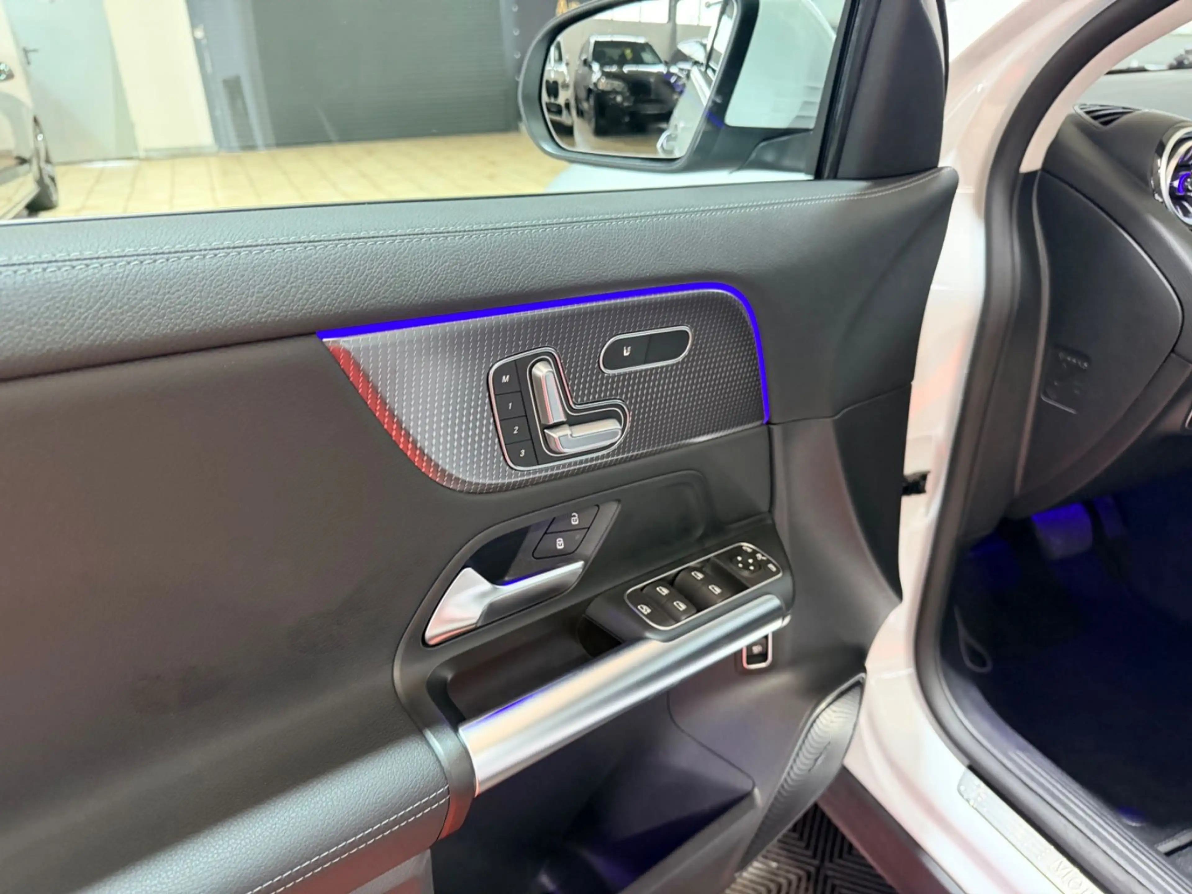 Mercedes-Benz EQA 250+ — photo 8