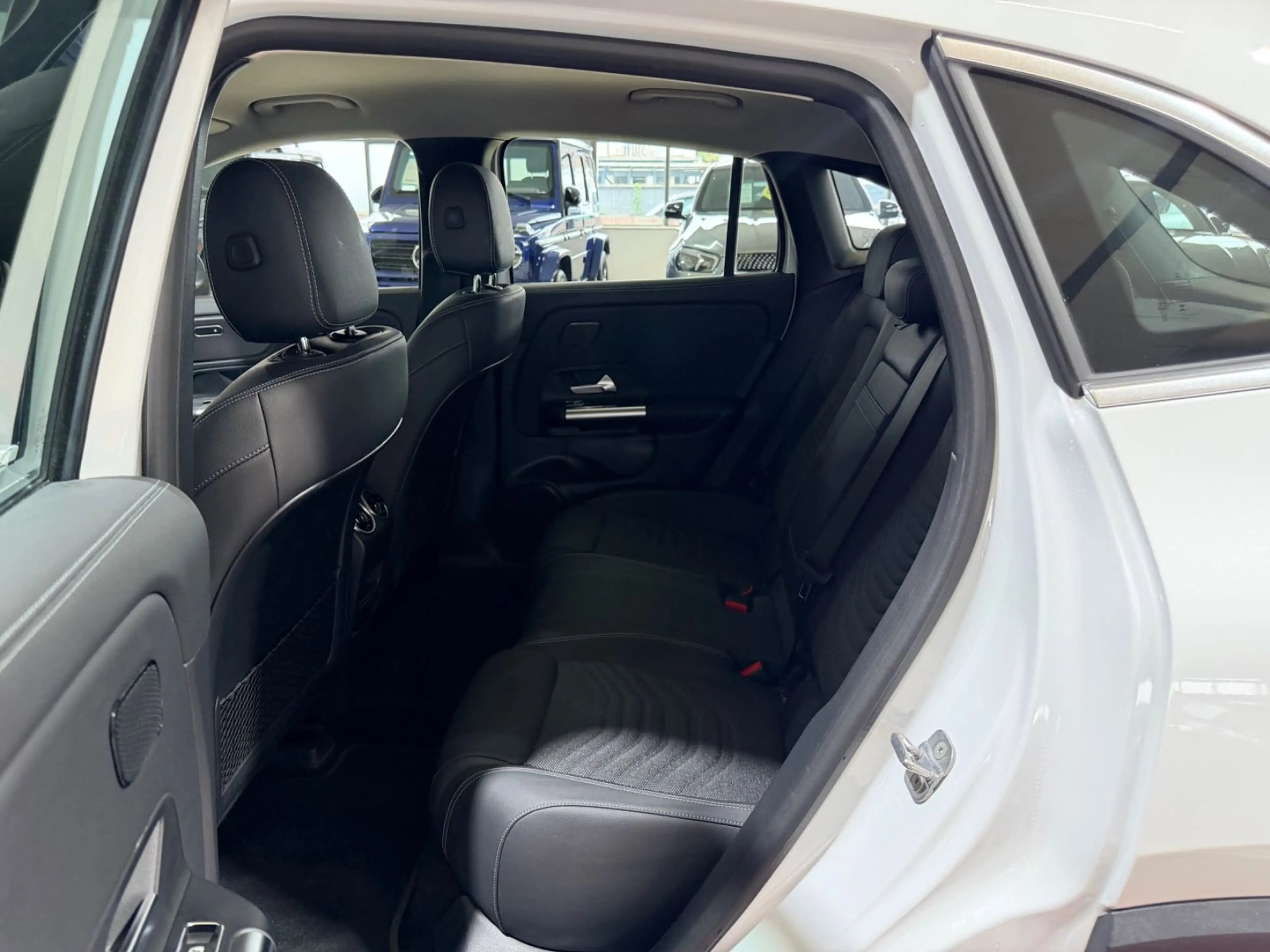 Mercedes-Benz EQA 250+ — photo 13
