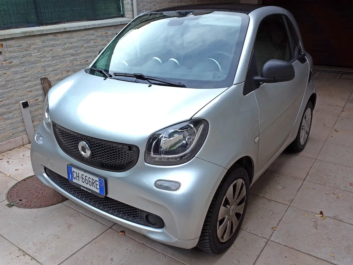 smart forTwo Fortwo 1.0 Youngster 71cv twinamic Argento - 1