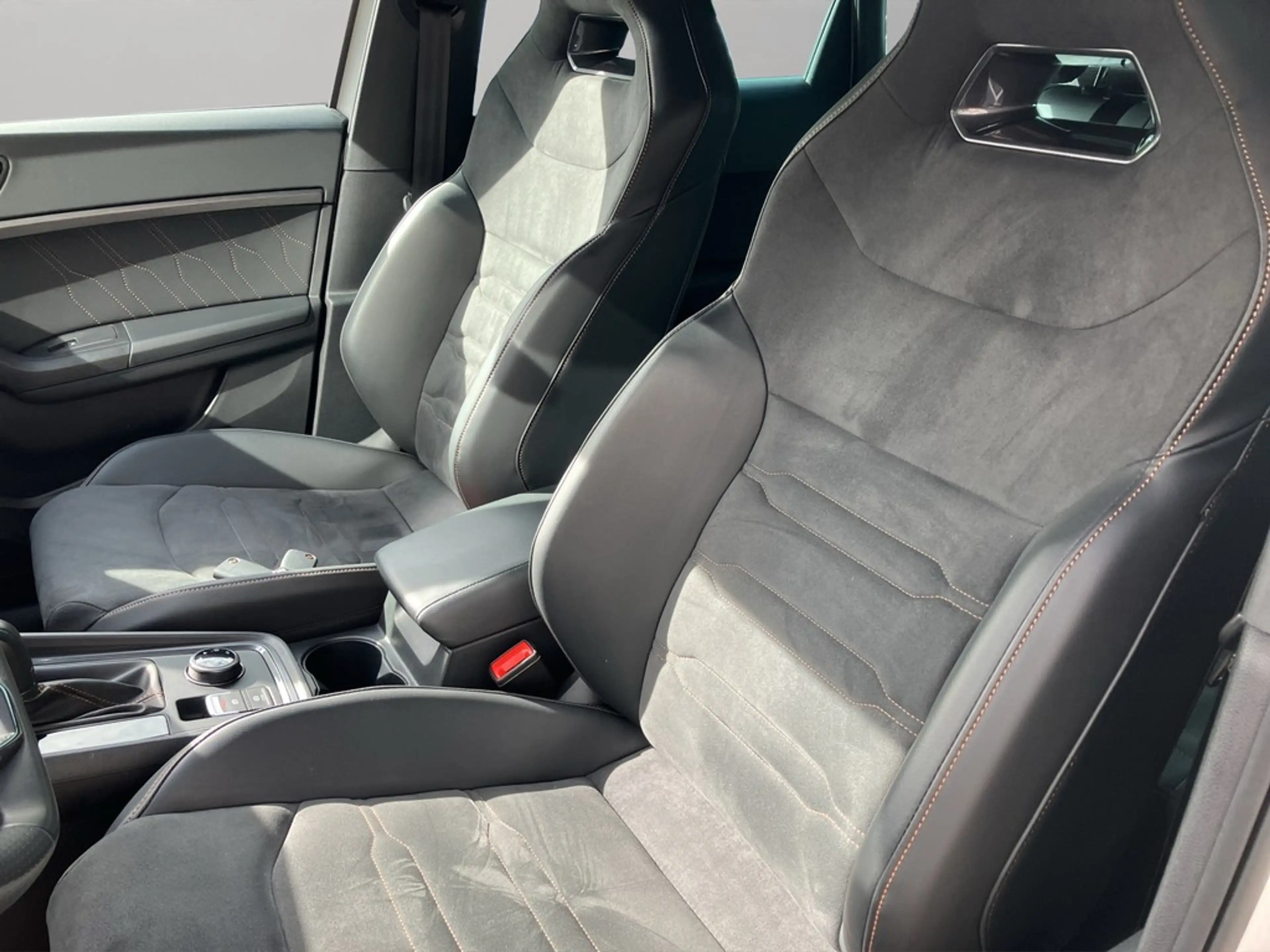 CUPRA Ateca 4x4 TSI DSG Navi AHK AreaView — photo 11