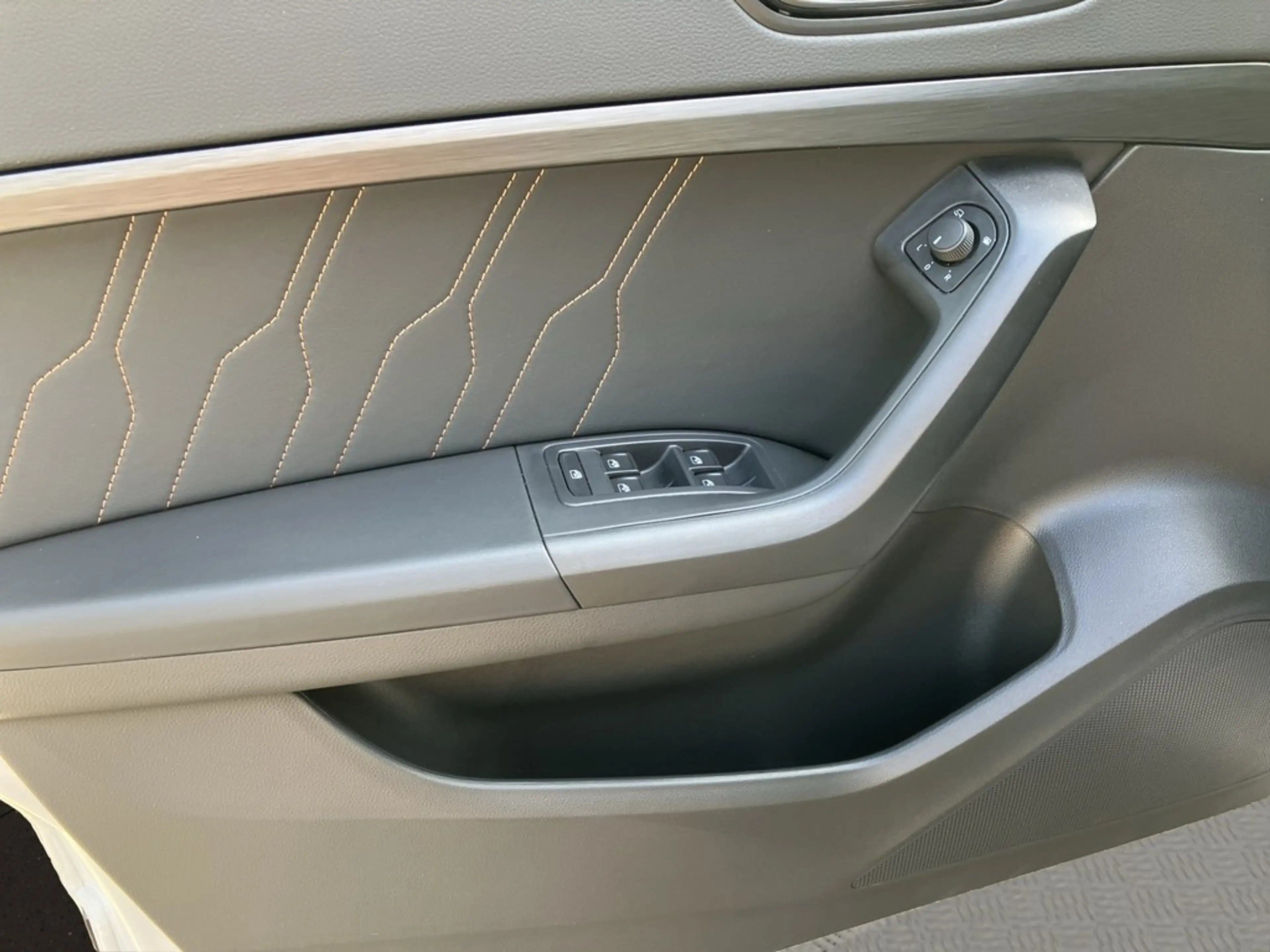 CUPRA Ateca 4x4 TSI DSG Navi AHK AreaView — photo 10