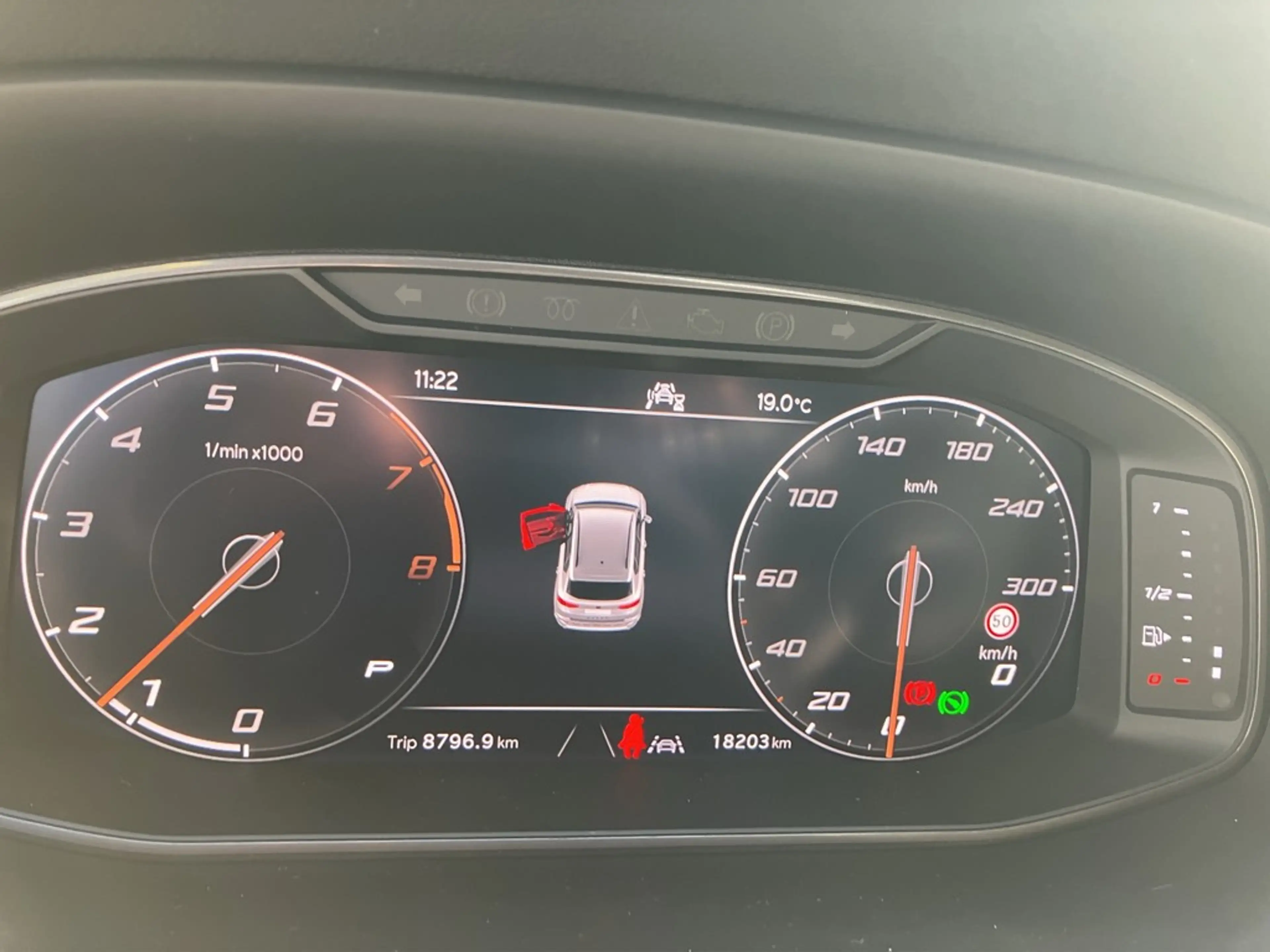 CUPRA Ateca 4x4 TSI DSG Navi AHK AreaView — photo 13