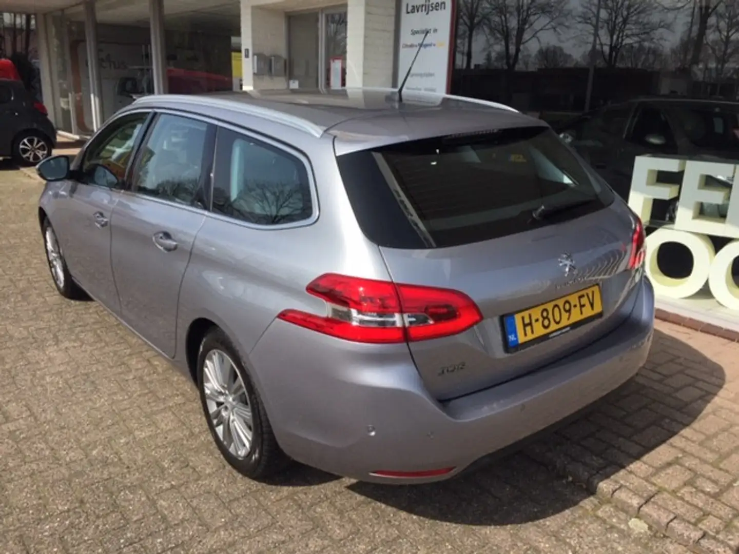 Peugeot 308 1.2 PureTech 130pk S&S EAT8 Allure Grijs - 2