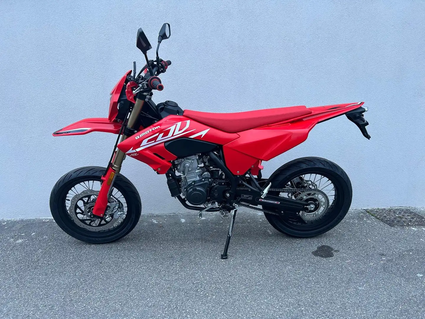 QJ Motor QJ COV 125 Rosso - 2