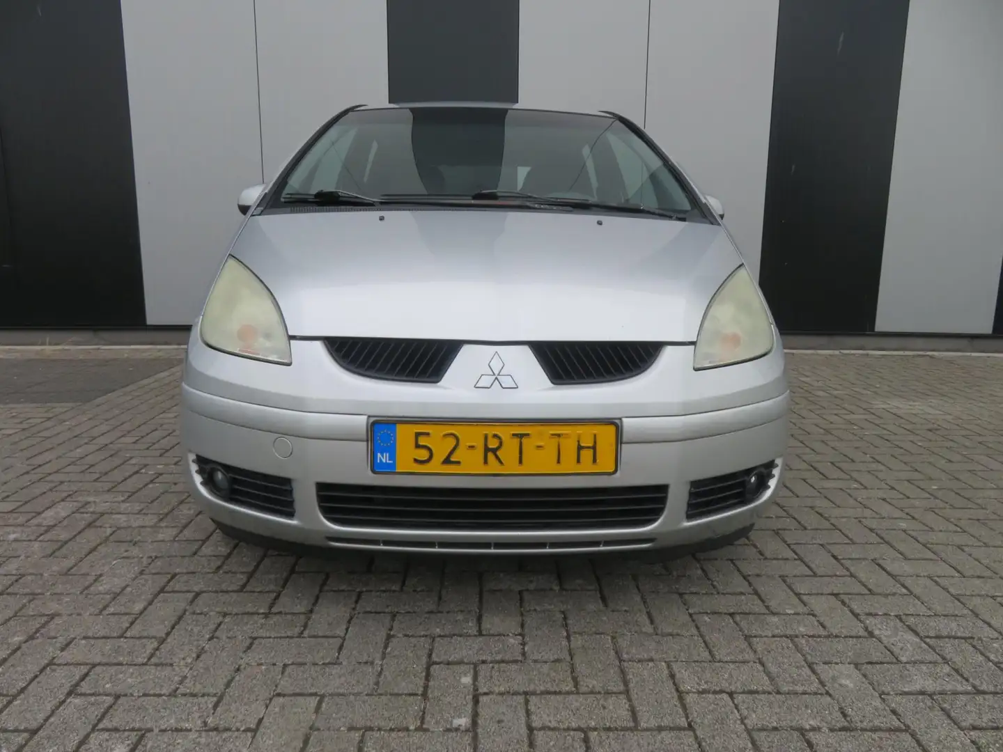 Mitsubishi Colt 1.3 Invite Gris - 2