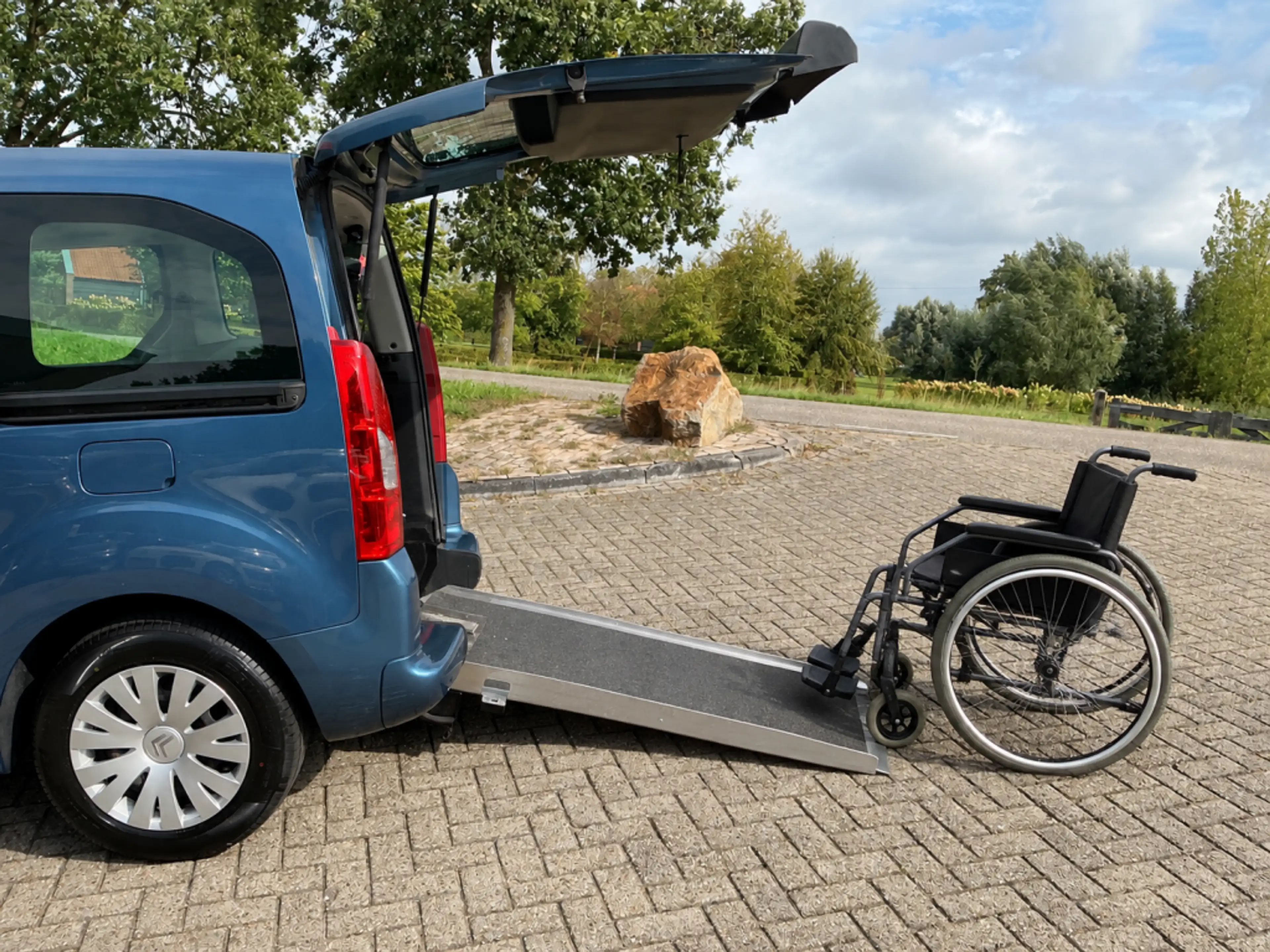 Citroen Berlingo 1.6 VTI CINQSPACE Rolstoelauto — photo 11