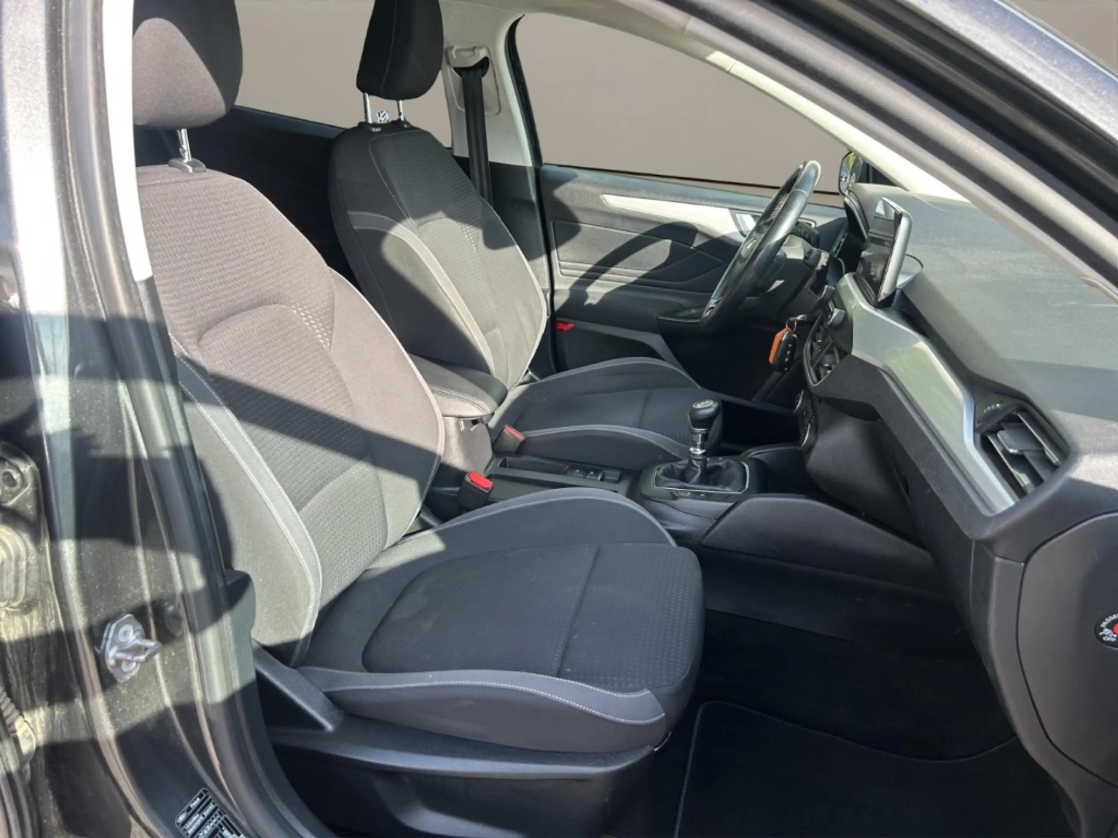 Ford Focus Klima ,AHK ,Winterpaket ,Navi, R.-Kamera — photo 15