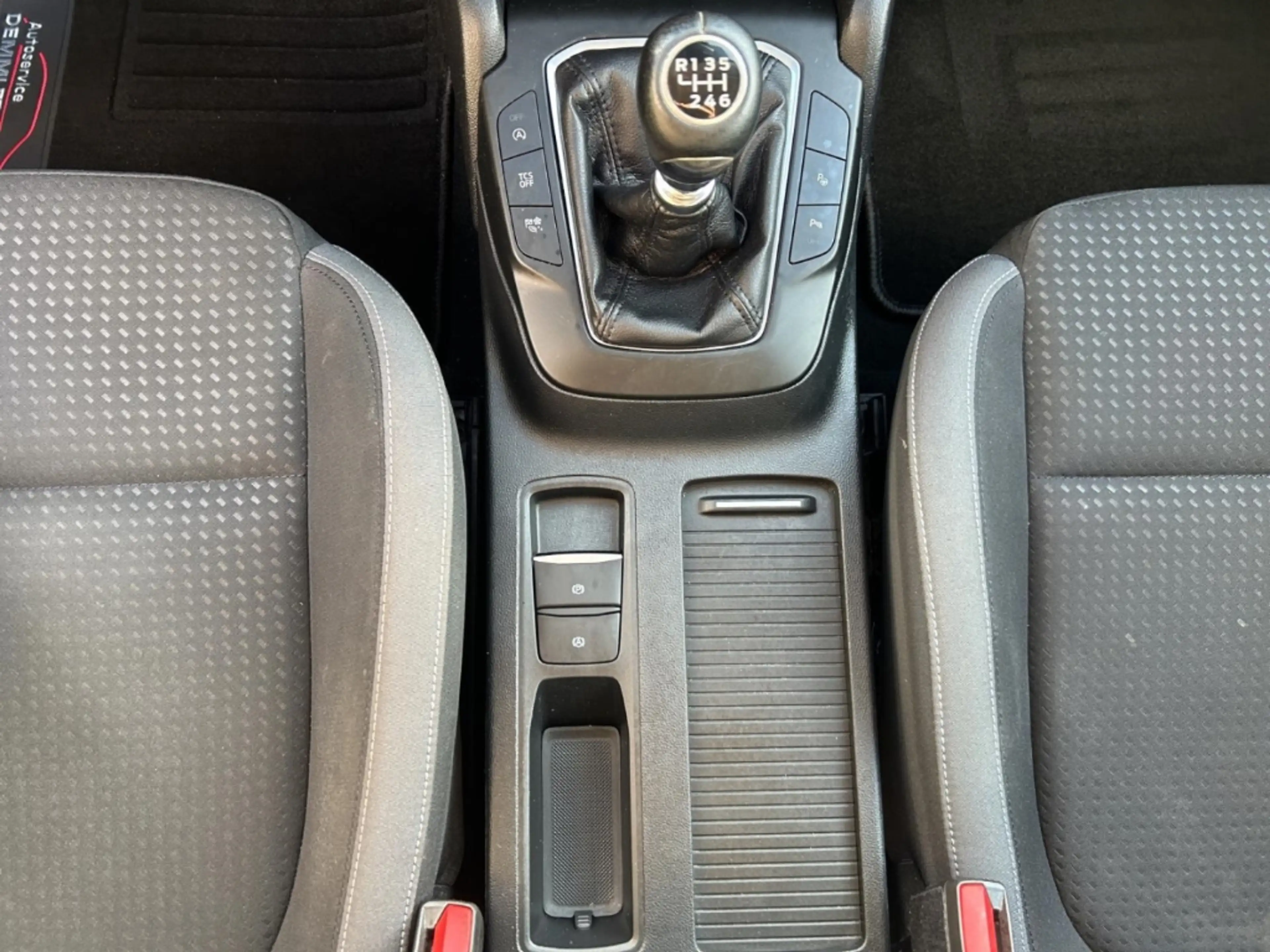 Ford Focus Klima ,AHK ,Winterpaket ,Navi, R.-Kamera — photo 13