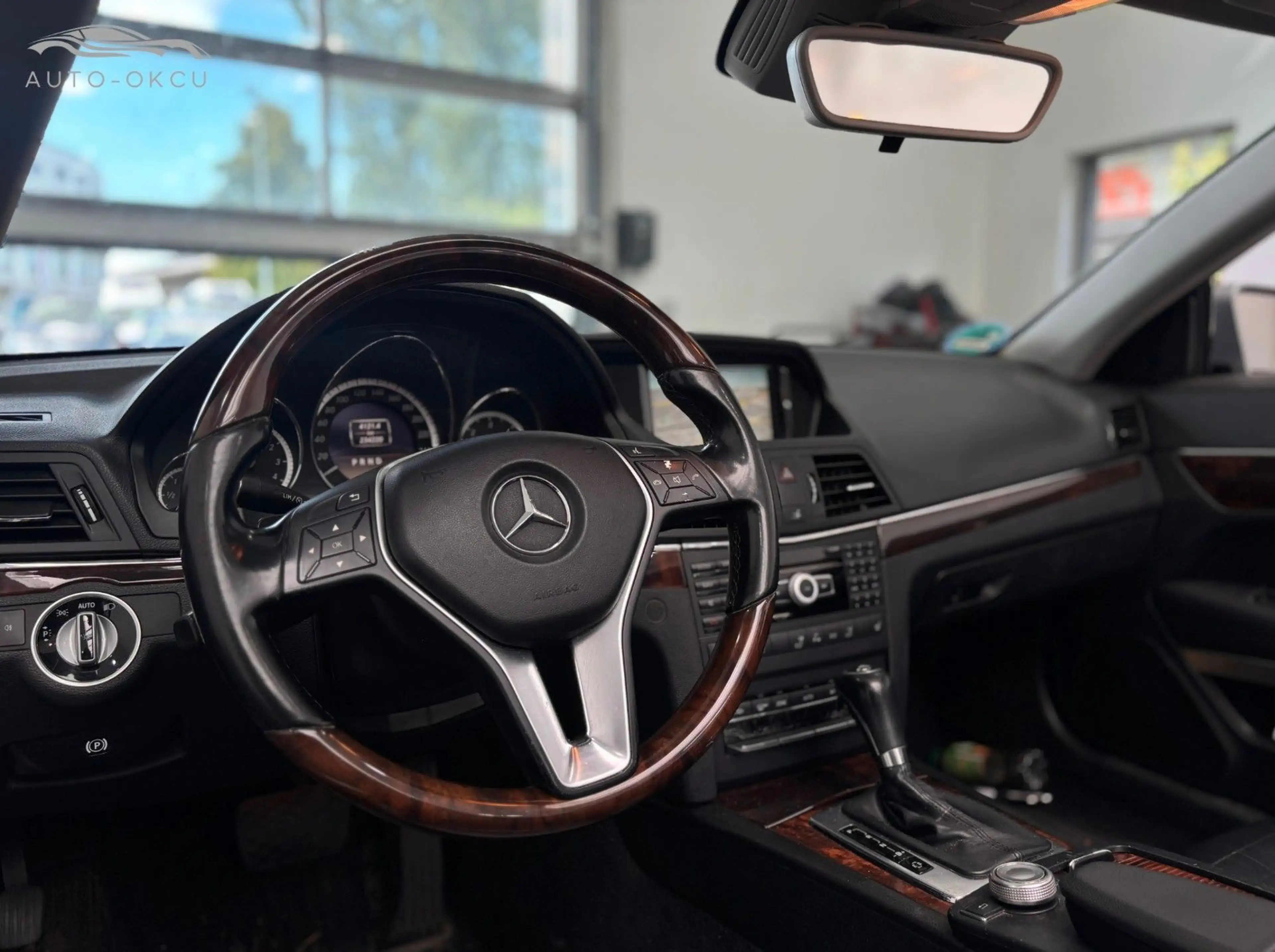 Mercedes-Benz E 250 Cabrio Elegance KAMERA /NAVI /PDC/HU:12/27 — photo 9