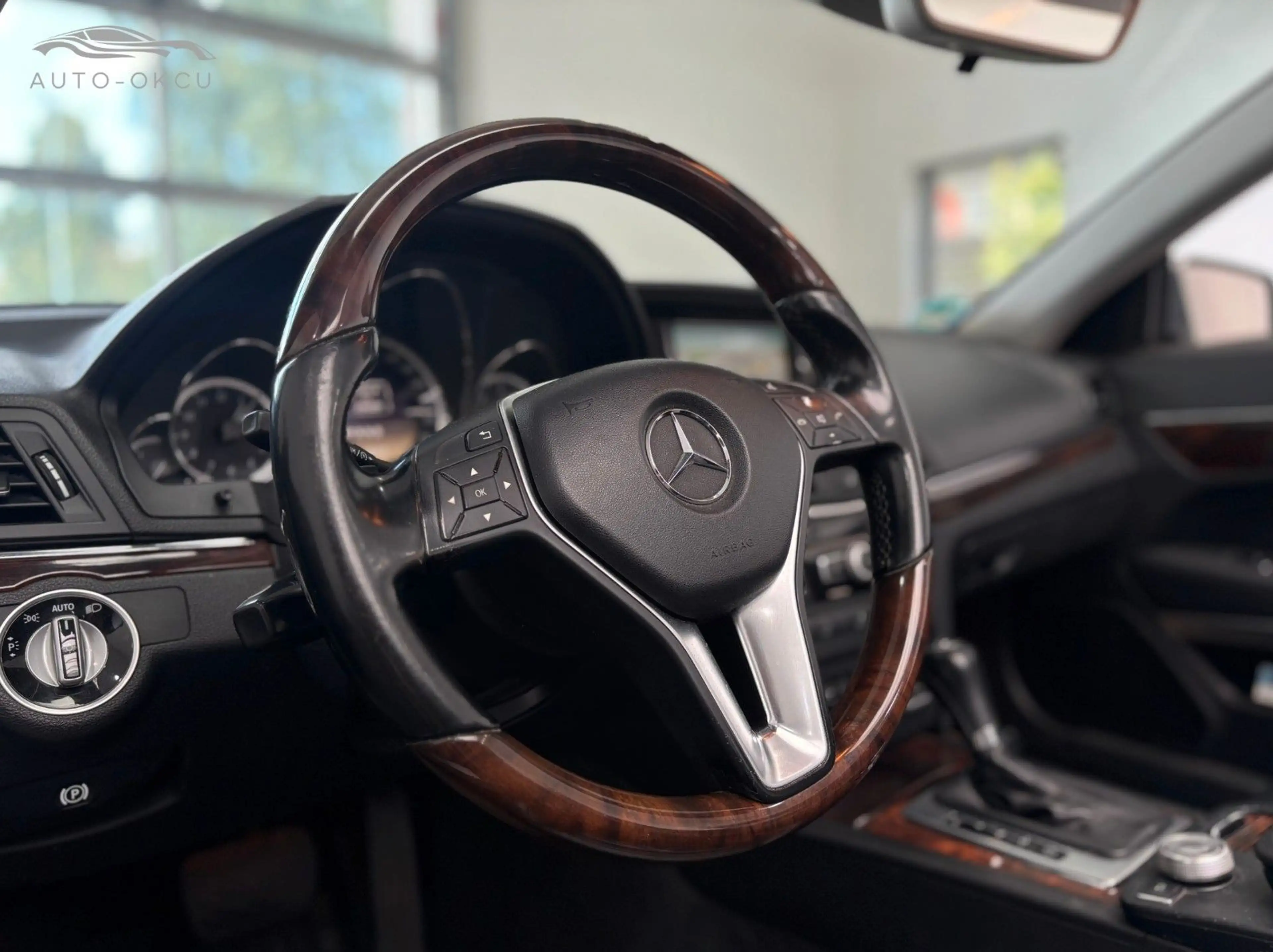 Mercedes-Benz E 250 Cabrio Elegance KAMERA /NAVI /PDC/HU:12/27 — photo 8
