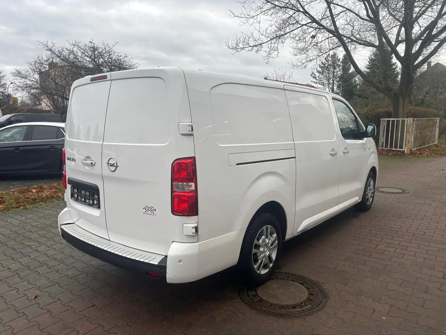 Opel Vivaro Edition L 4x4 Weiß - 2