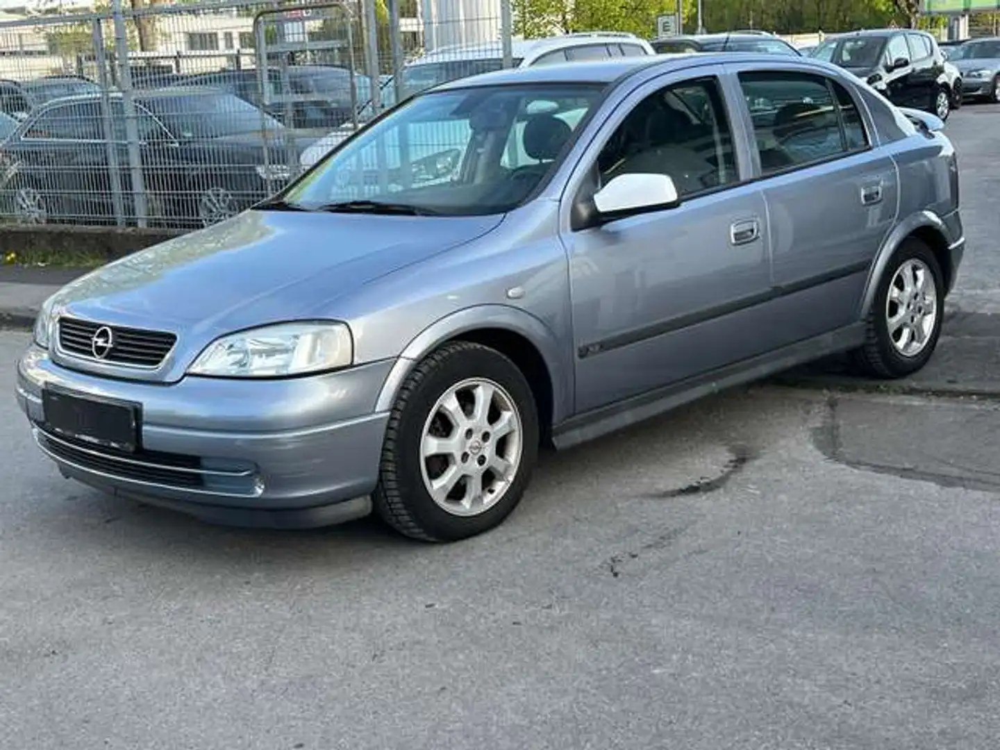 Opel Astra 1.6 Njoy Klimaanalge 5-Türig Plateado - 2