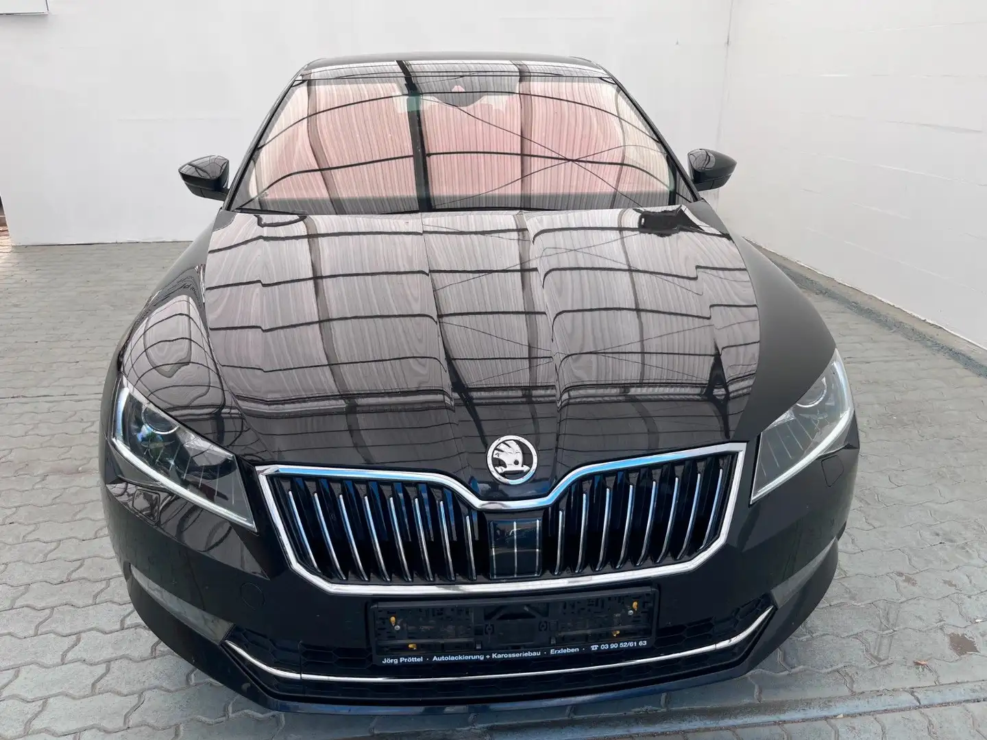 Skoda Superb Lim. Style Schwarz - 2