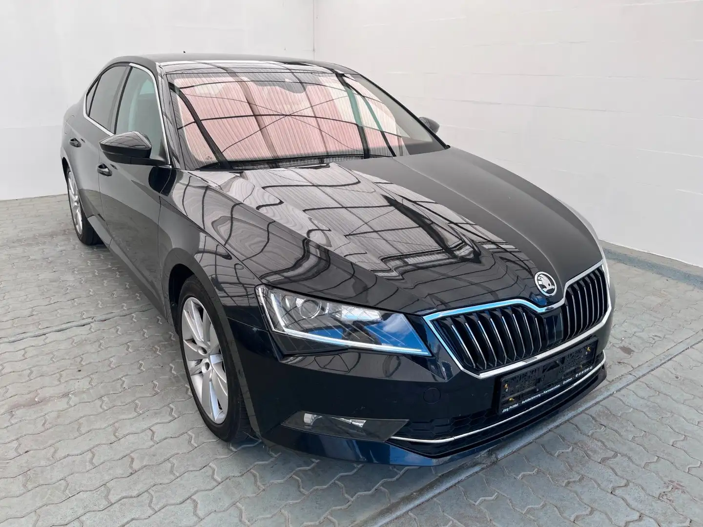 Skoda Superb Lim. Style Schwarz - 1
