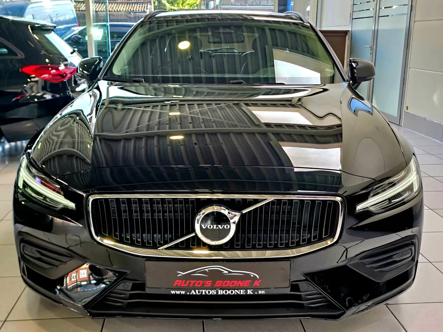 Volvo V60 2.0 B3 MHE Essential DCT/Dab/✔️NEW CAR!!✔️ Schwarz - 2