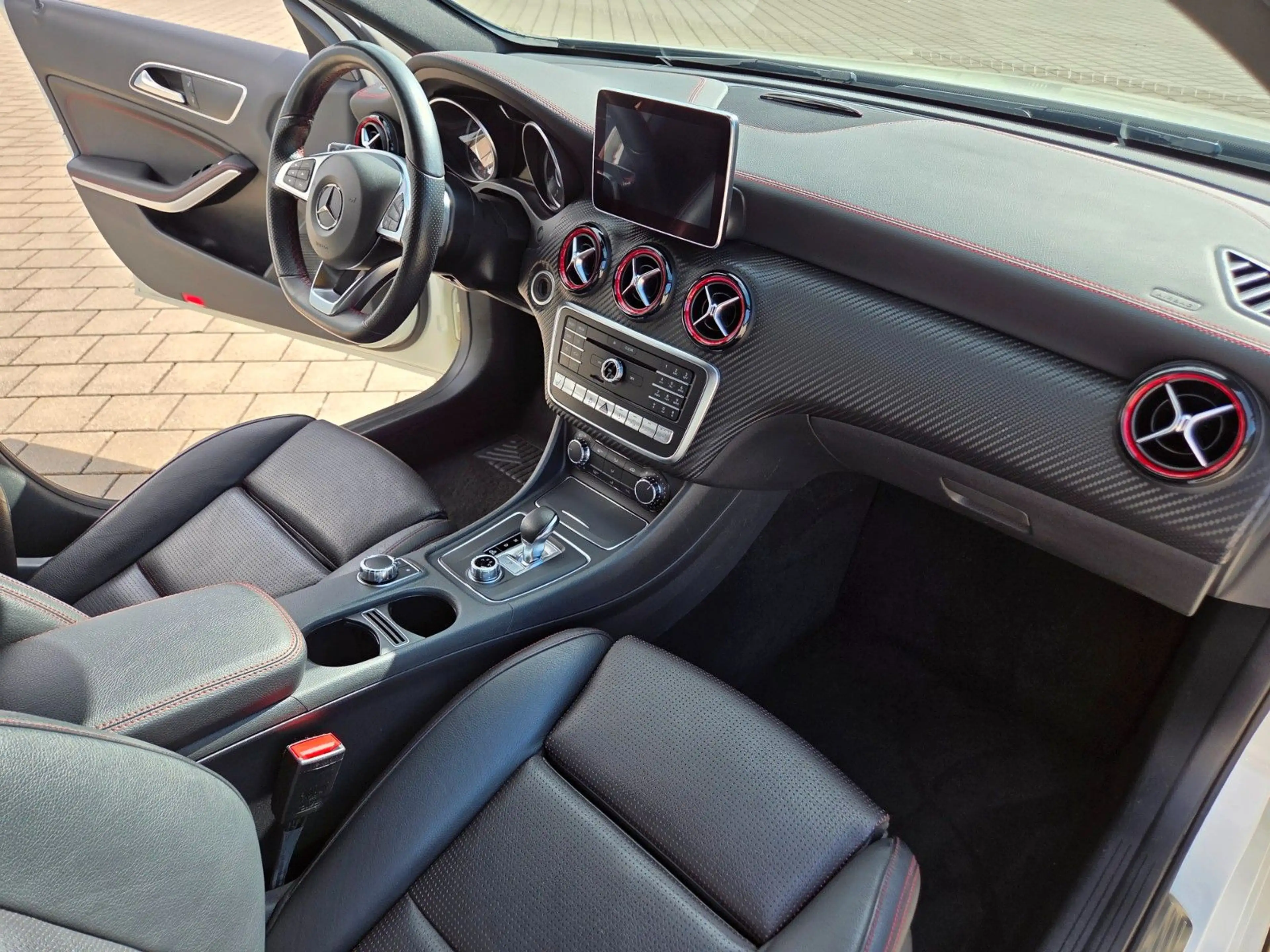 Mercedes-Benz A 45 AMG 4Matic Sport, LED, *AMG*AGA* — photo 13