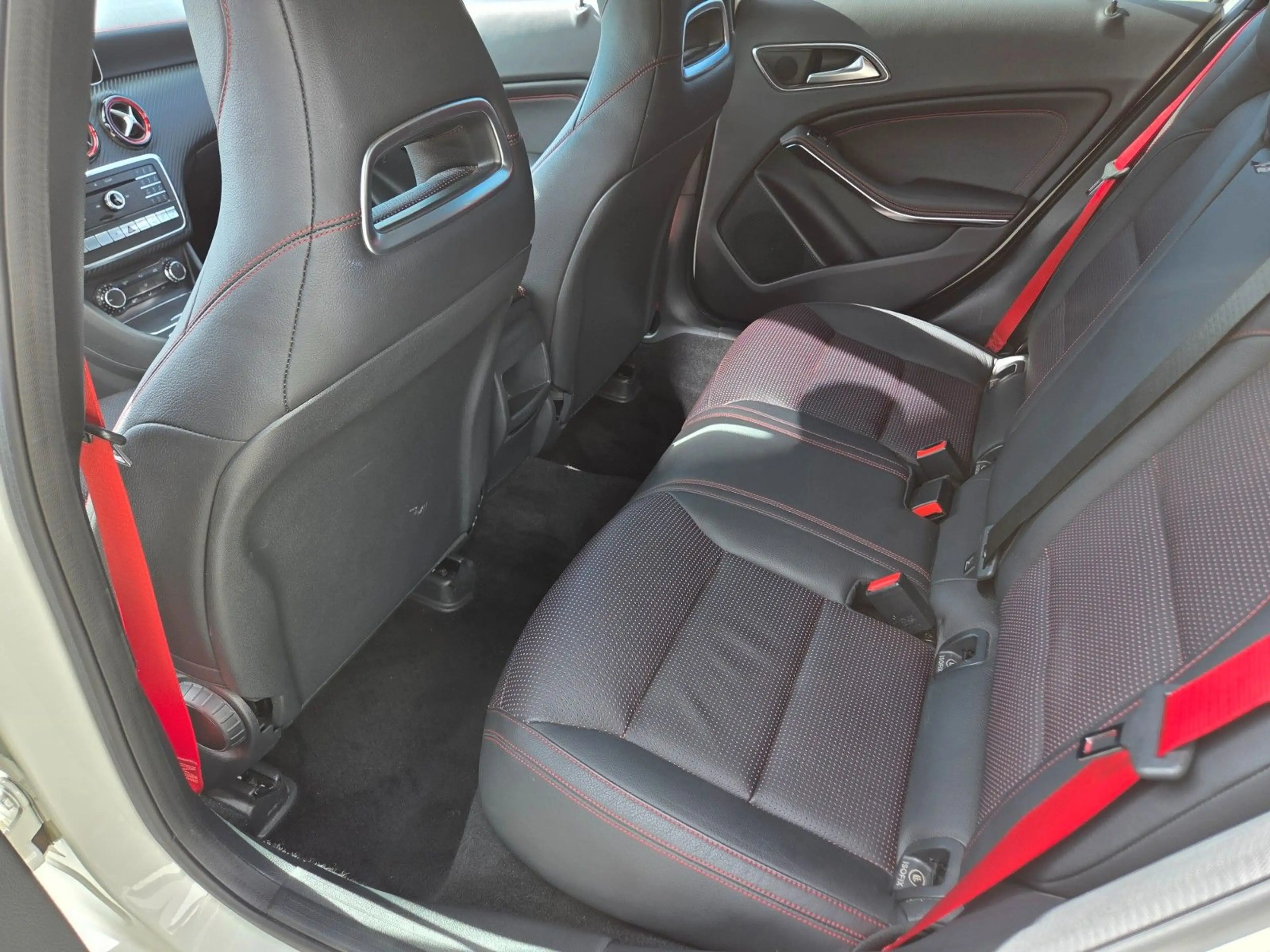 Mercedes-Benz A 45 AMG 4Matic Sport, LED, *AMG*AGA* — photo 16