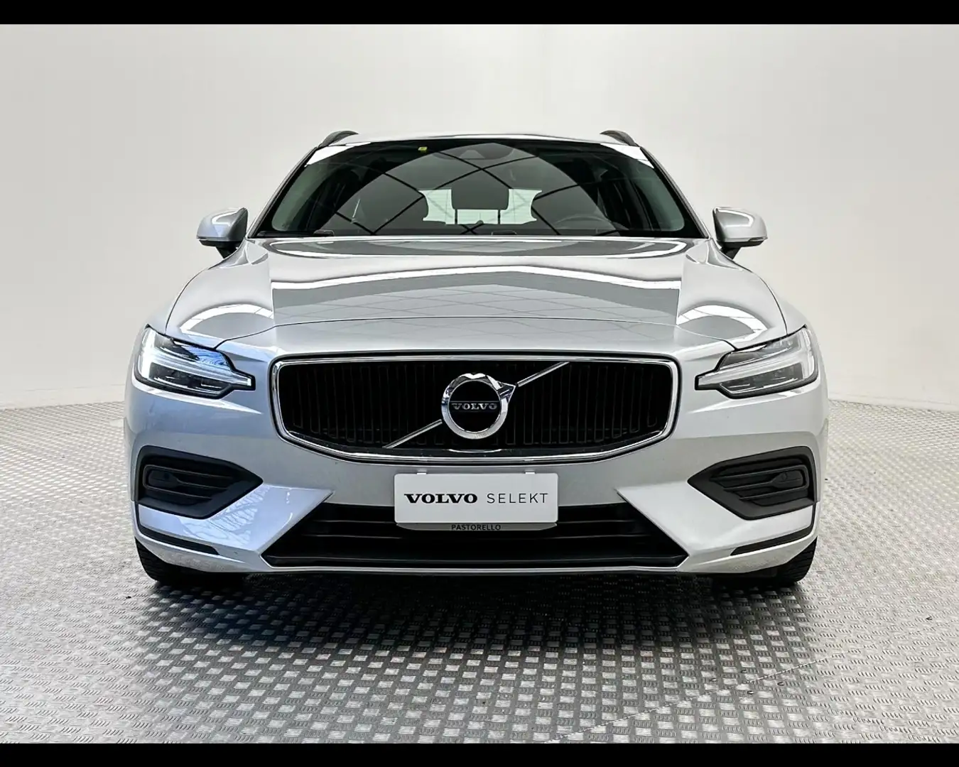 Volvo V60 B4 (d) Geartronic Momentum Business Argento - 2