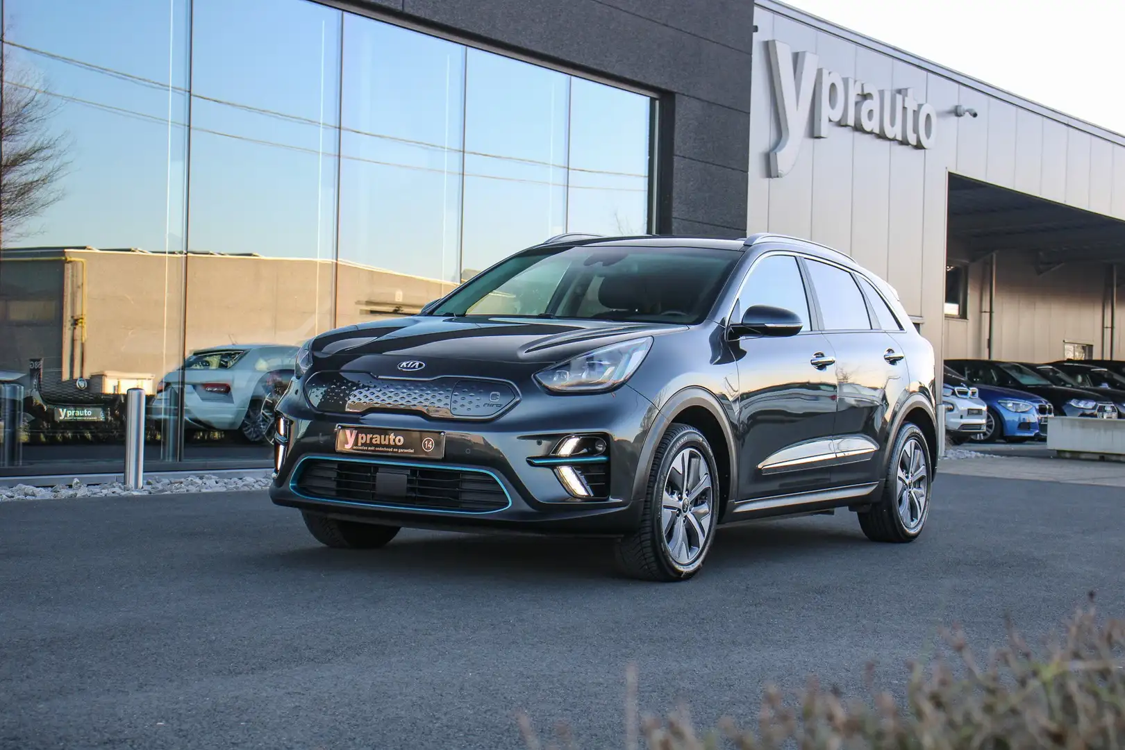 Kia e-Niro 64 kWh Xtra Edition PREMIE 3000 EURO !!! Szürke - 2