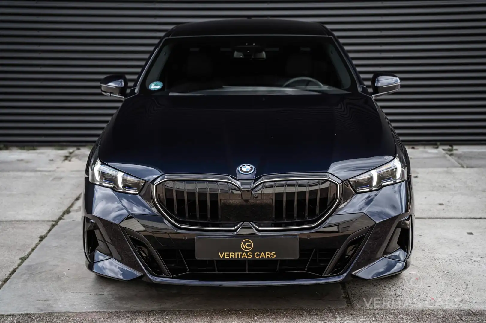 BMW 550 5-serie 550e xDrive M-Sport 489PK Pano|BTW|H&K|360 Nero - 2