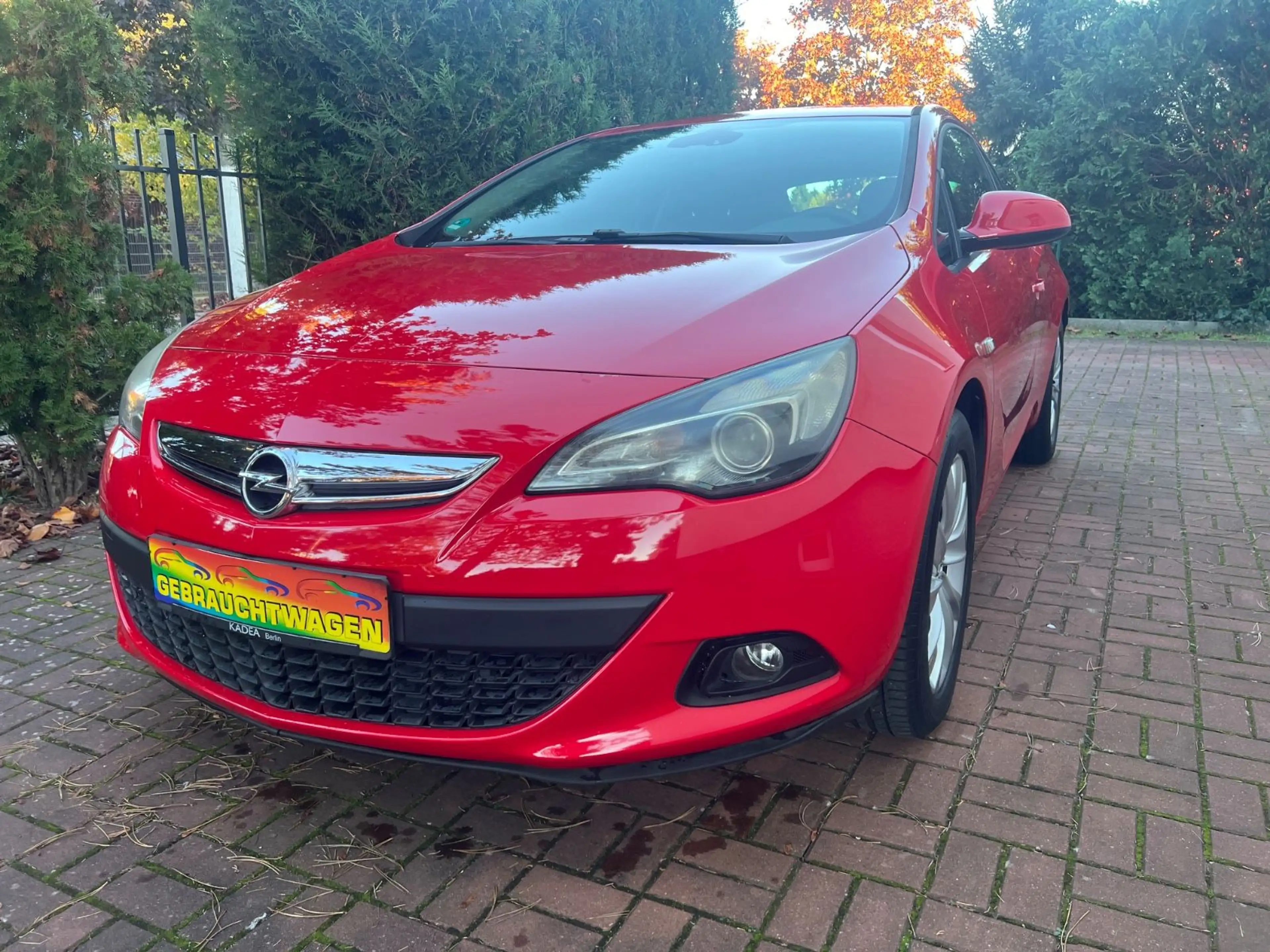 Opel Astra J GTC Edition — photo 9