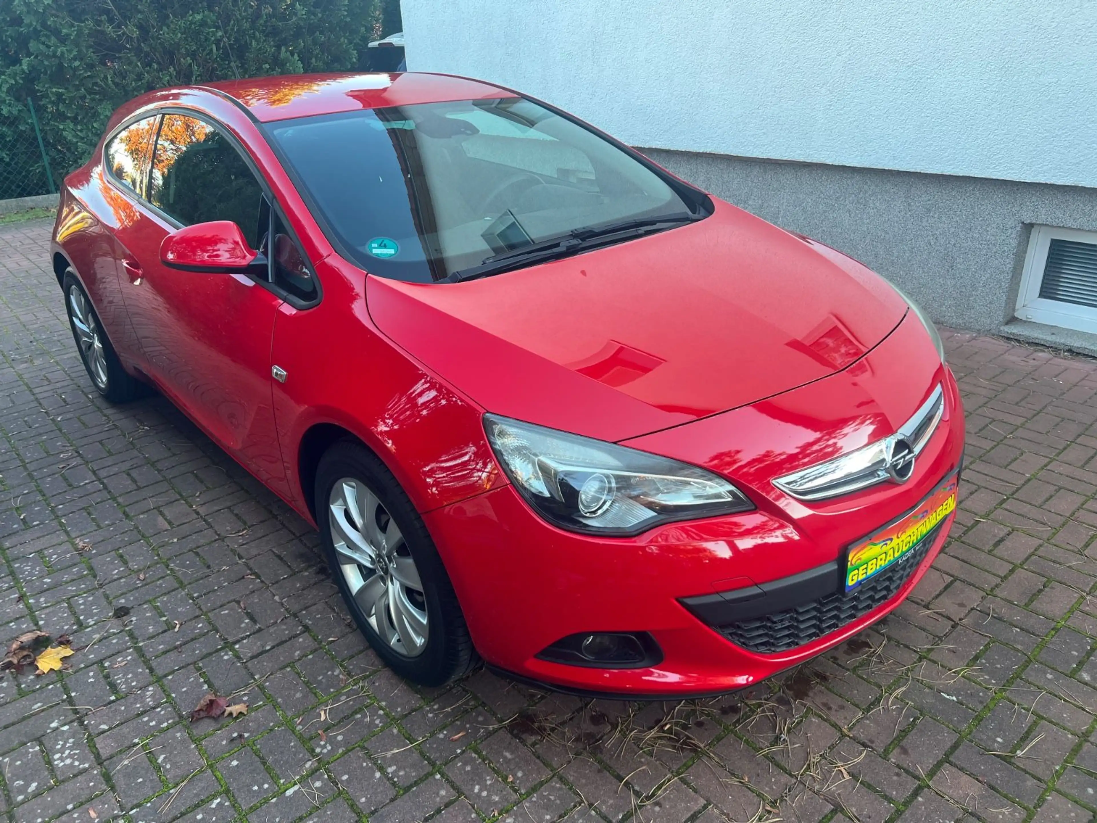 Opel Astra J GTC Edition — photo 5