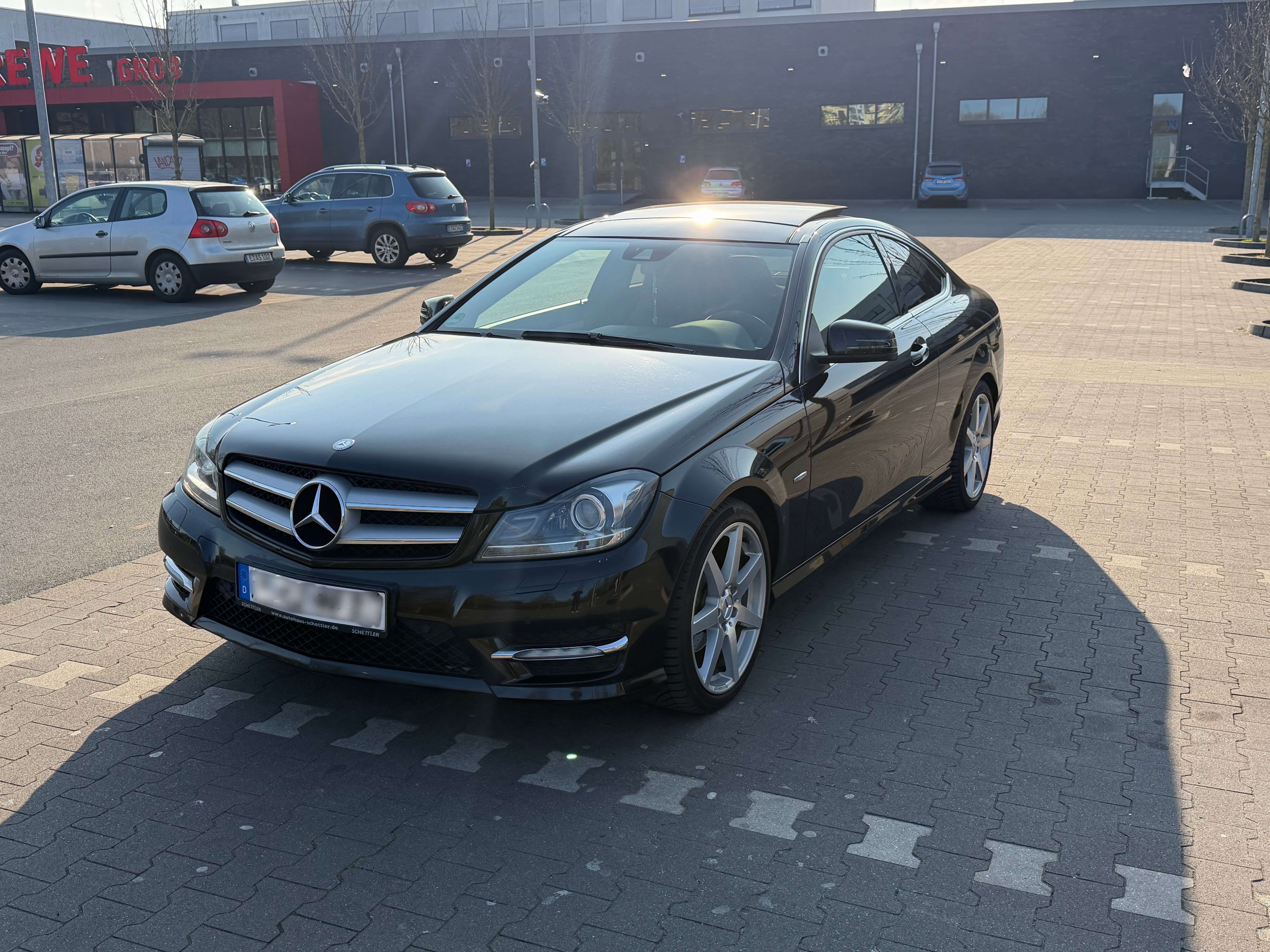 Second hand Mercedes Benz C-Class 