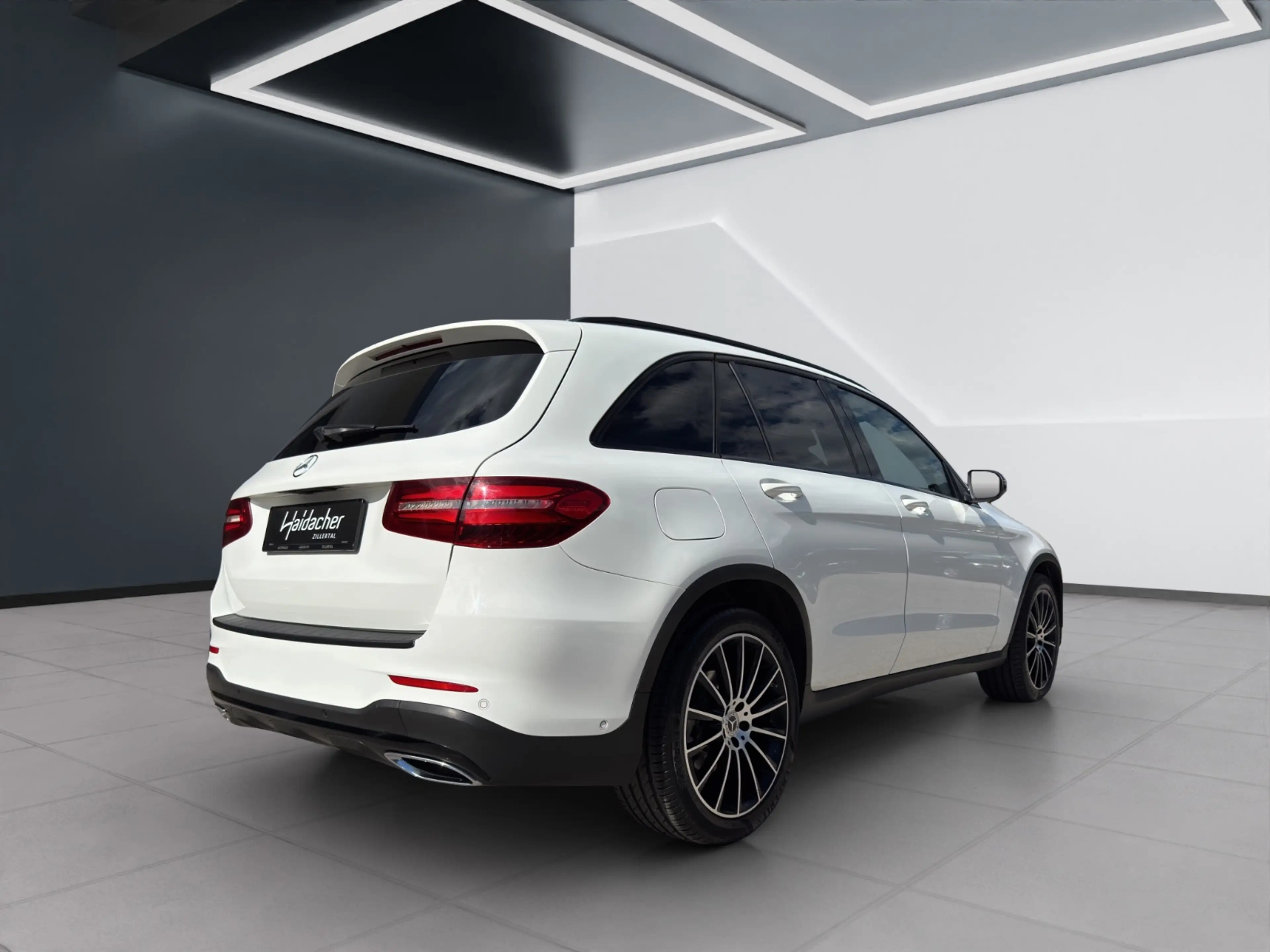 Mercedes-Benz GLC 250 d 4MATIC Klima Shz Ambi eHeck AMG Xenon — photo 7