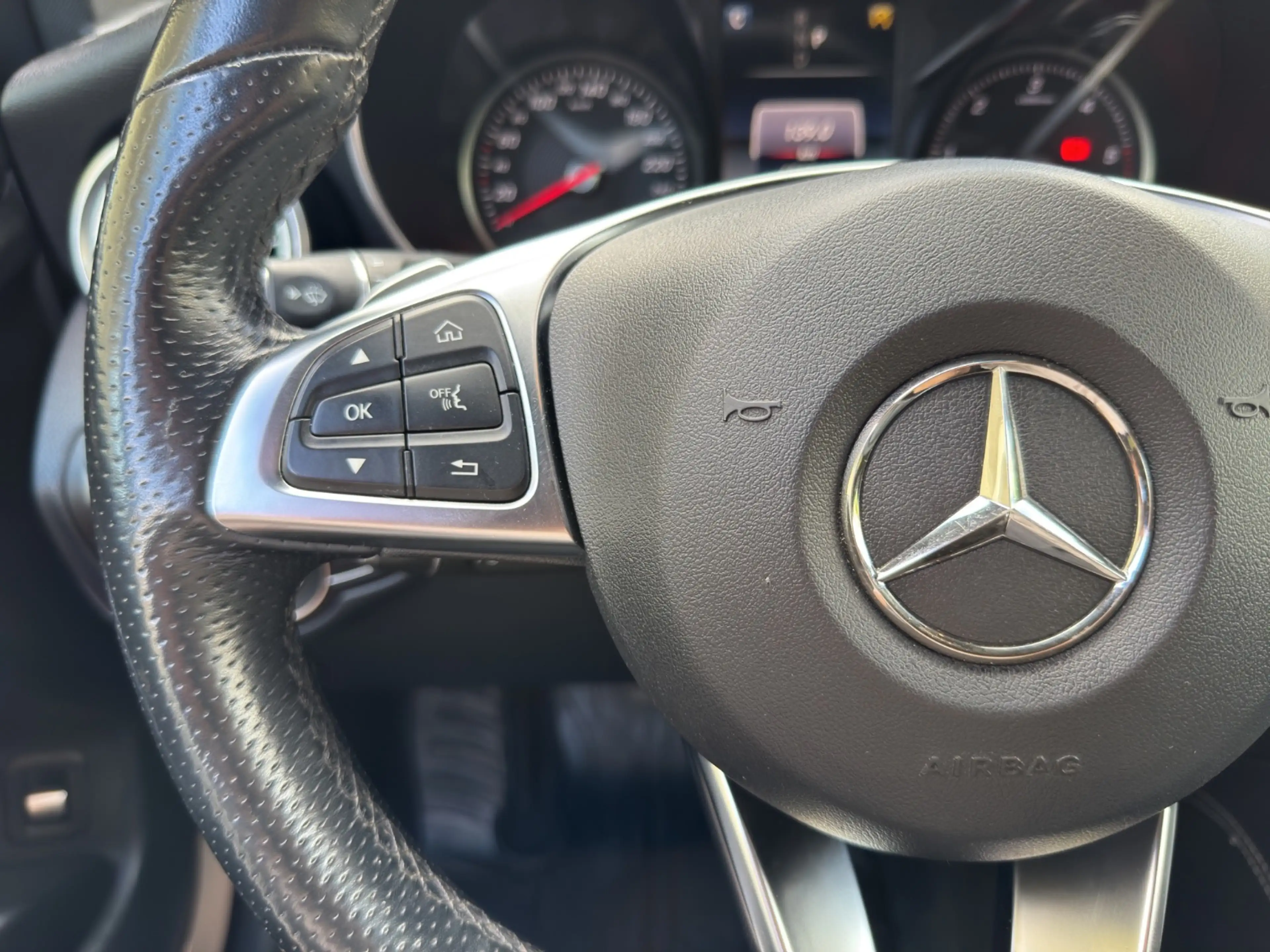 Mercedes-Benz GLC 250 d 4MATIC Klima Shz Ambi eHeck AMG Xenon — photo 13