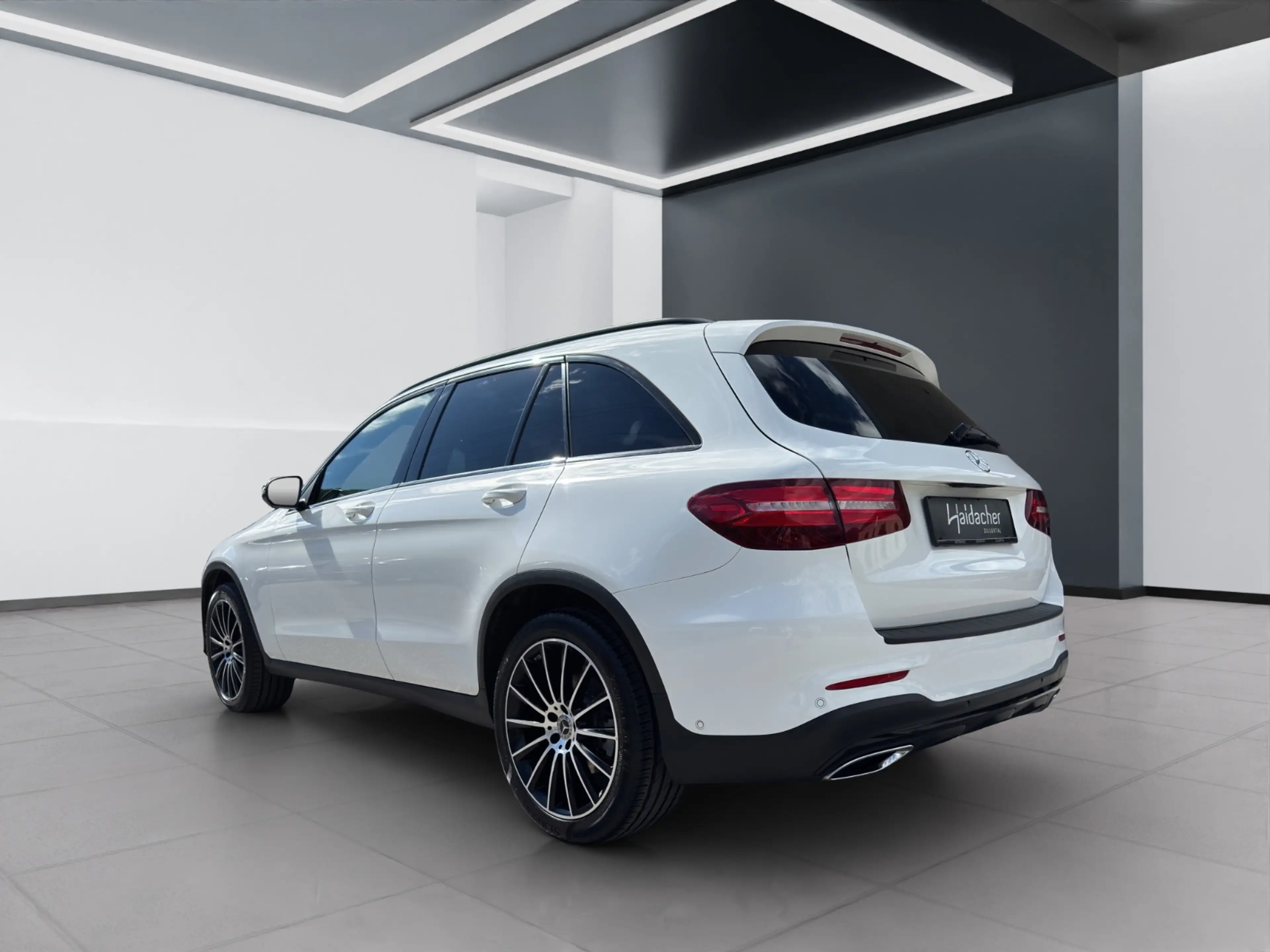 Mercedes-Benz GLC 250 d 4MATIC Klima Shz Ambi eHeck AMG Xenon — photo 5