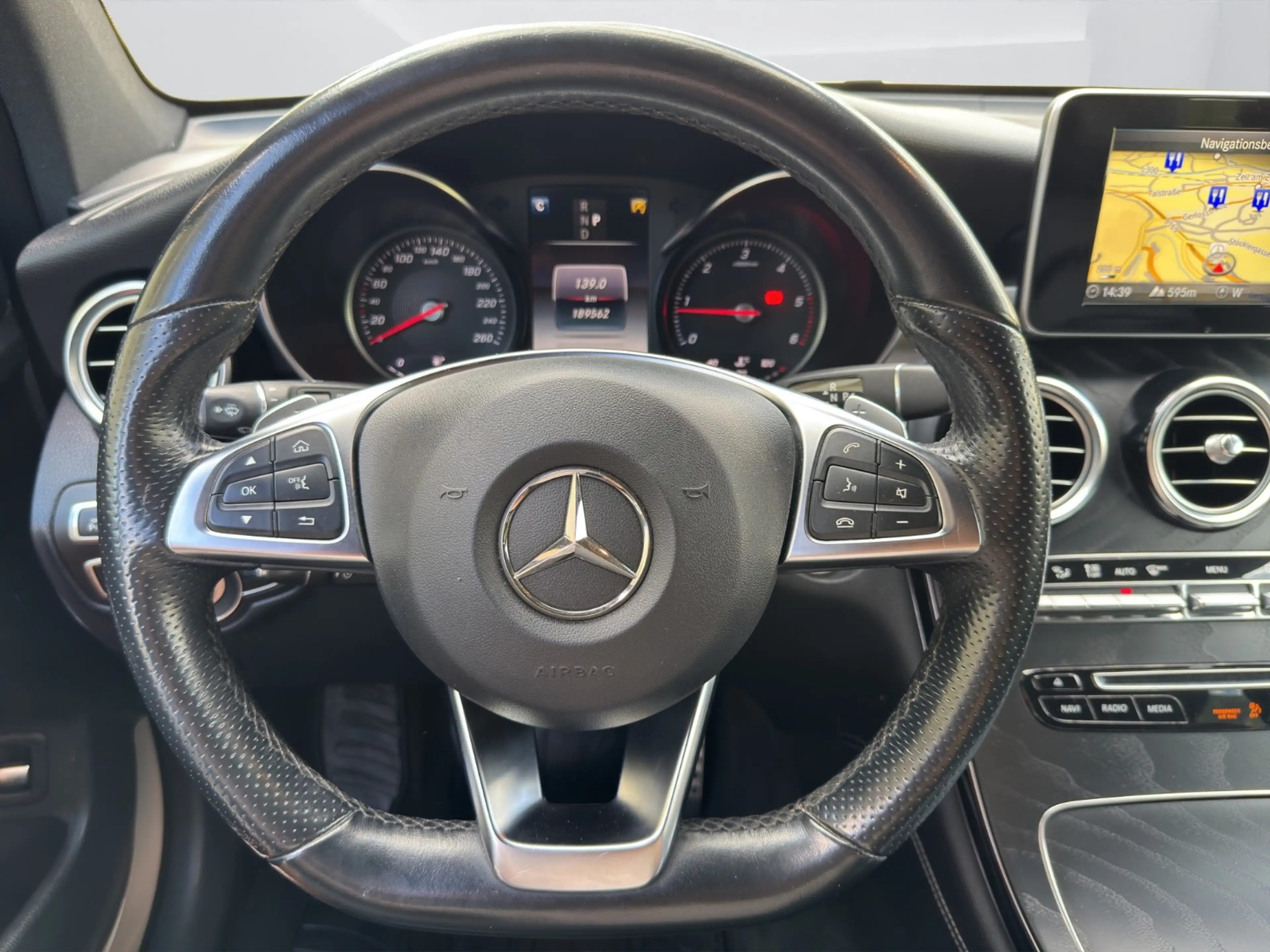 Mercedes-Benz GLC 250 d 4MATIC Klima Shz Ambi eHeck AMG Xenon — photo 12
