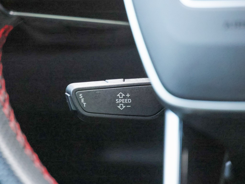 Audi Q8 S line 50 e-tron quattro 250 kW — photo 16