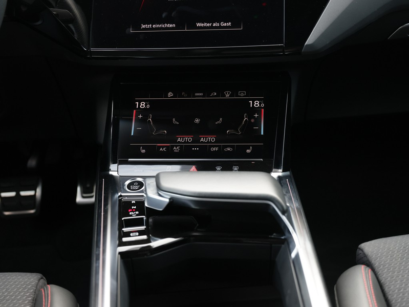 Audi Q8 S line 50 e-tron quattro 250 kW — photo 19