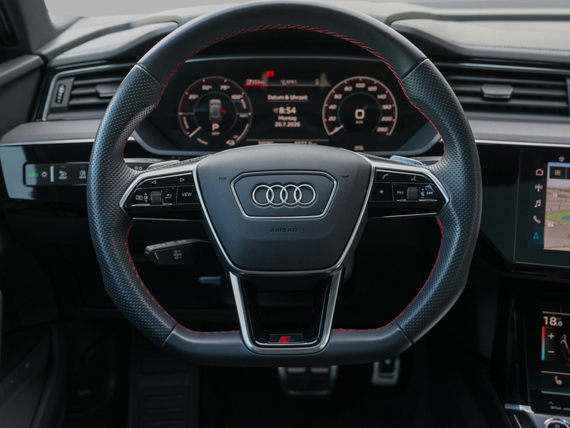 Audi Q8 S line 50 e-tron quattro 250 kW — photo 17
