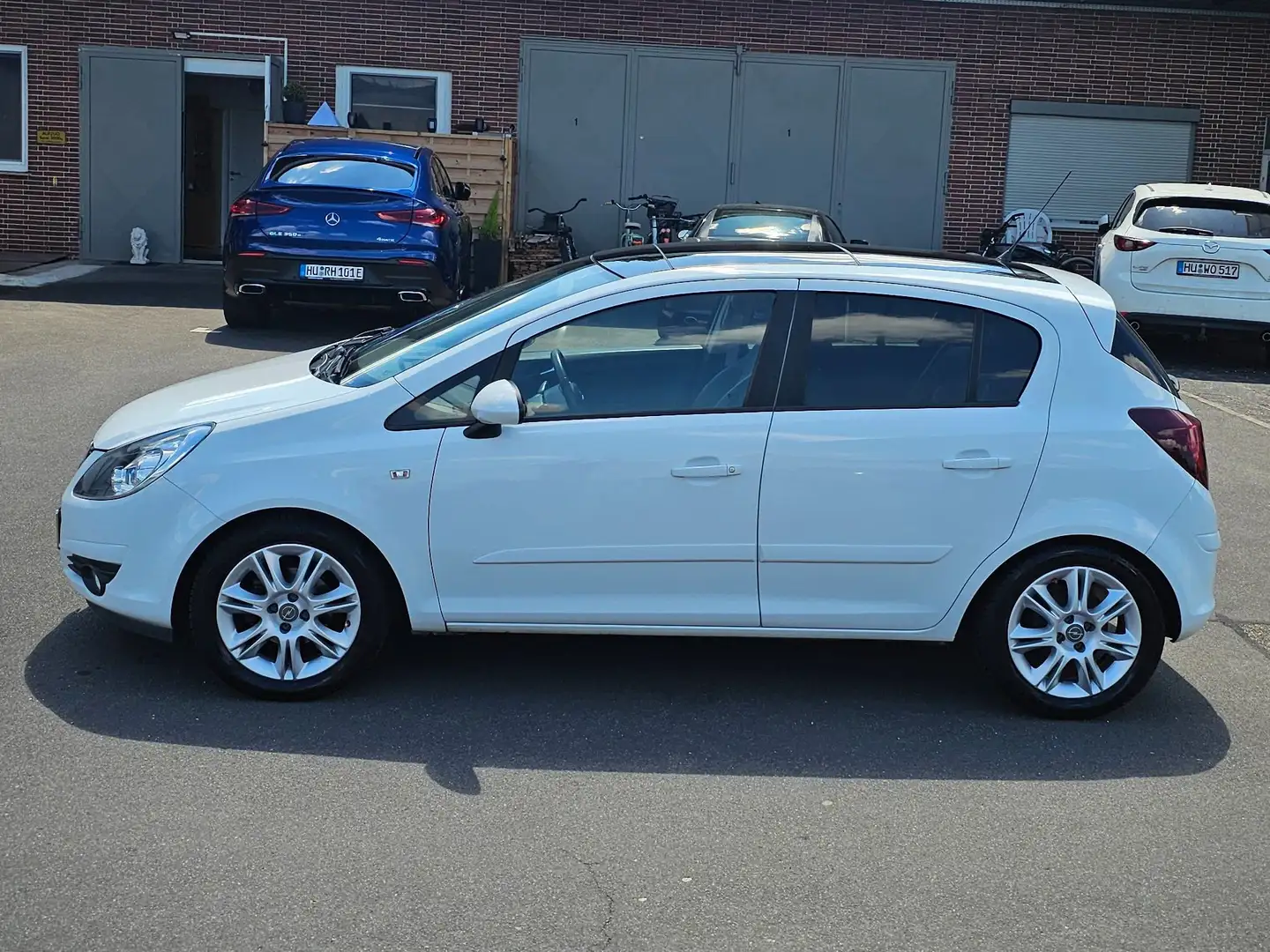 Opel Corsa D / AUTOMATIK  / 1.Hand / TÜV NEU  / Parksensor Blanc - 2