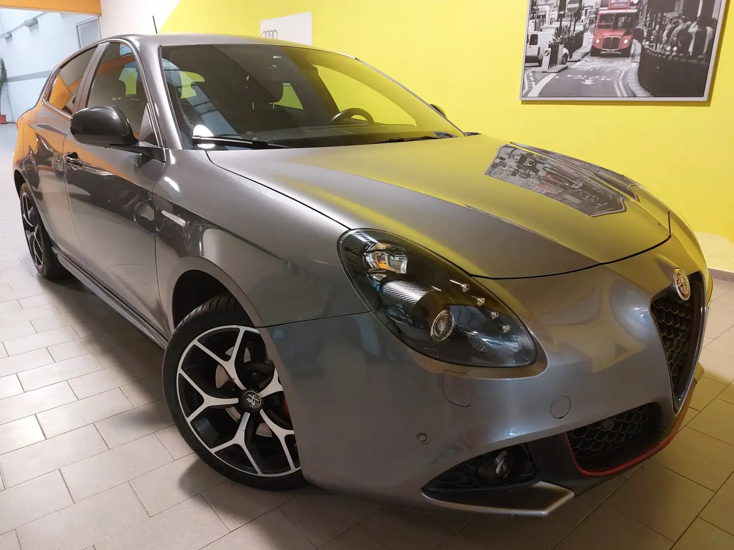 Alfa Romeo Giulietta GIULIETTA 1.6 JTDM SPORT TCT CERCHI18"-CAMERA Grijs - 2