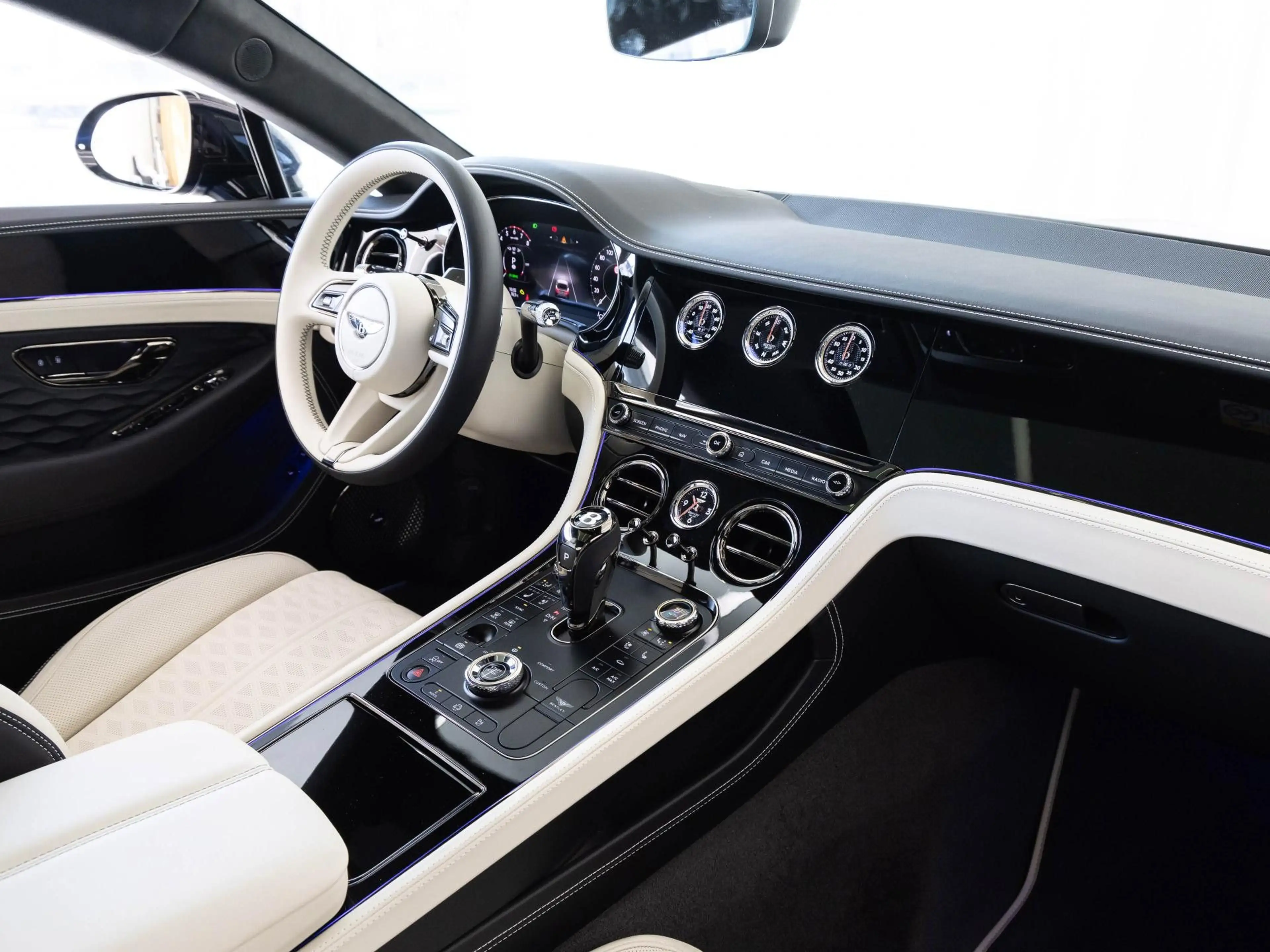 Bentley Continental GT S (MY26) Hybrid von BENTLEY FRANKFU — photo 7