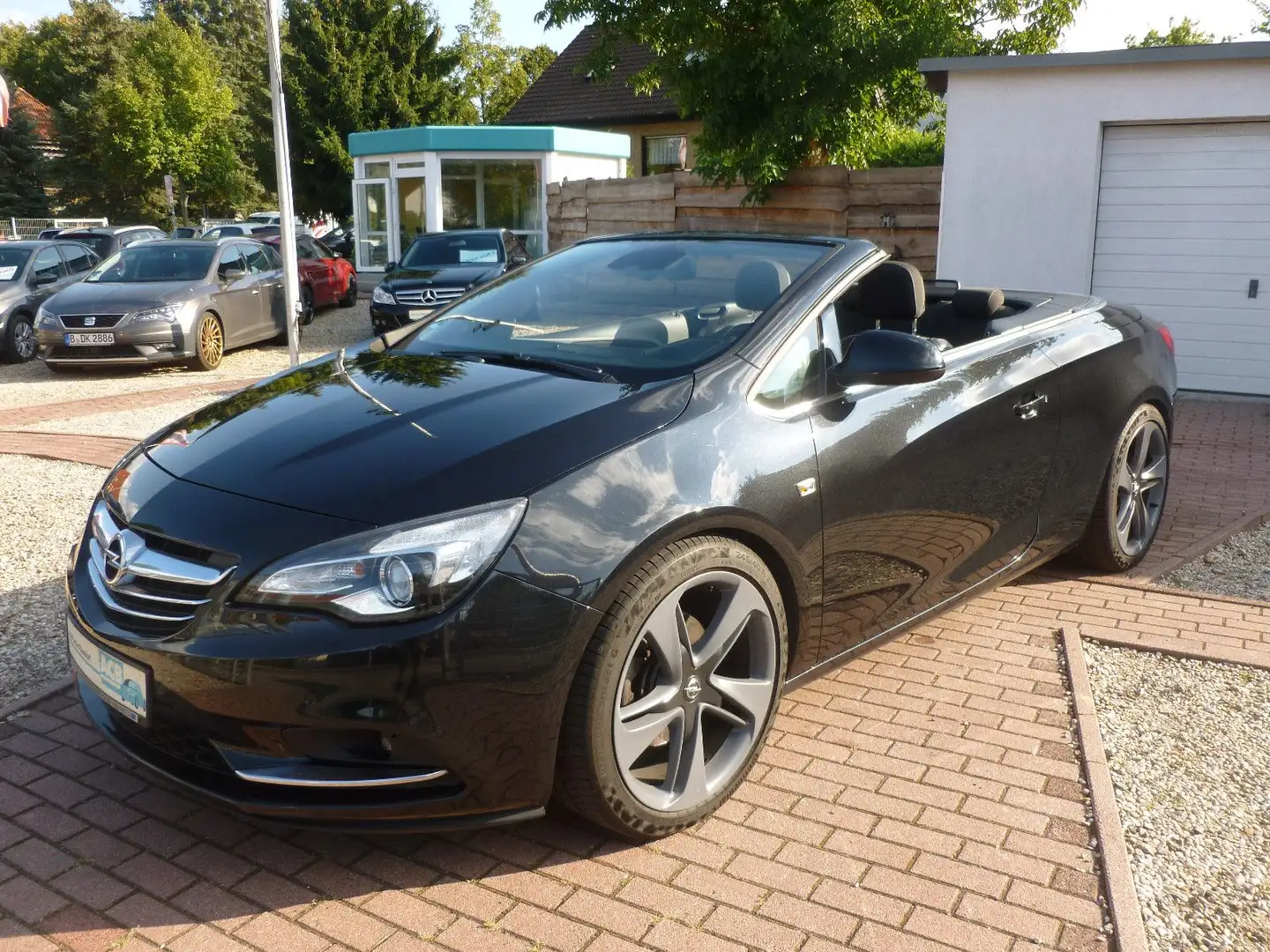 Opel Cascada Edition ecoFlex Klima/Navi/20"/PDC/BT Schwarz - 1