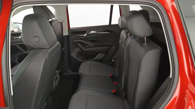Volkswagen Tiguan view 11