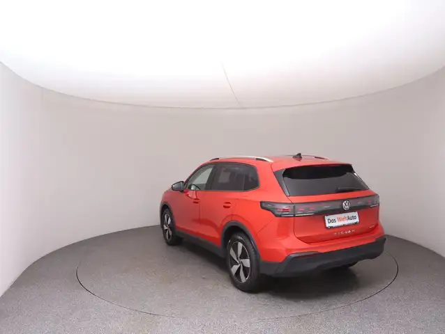 Volkswagen Tiguan view 5