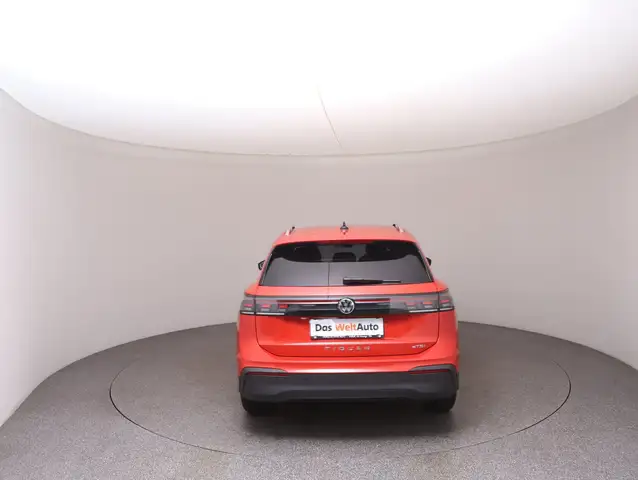 Volkswagen Tiguan view 6